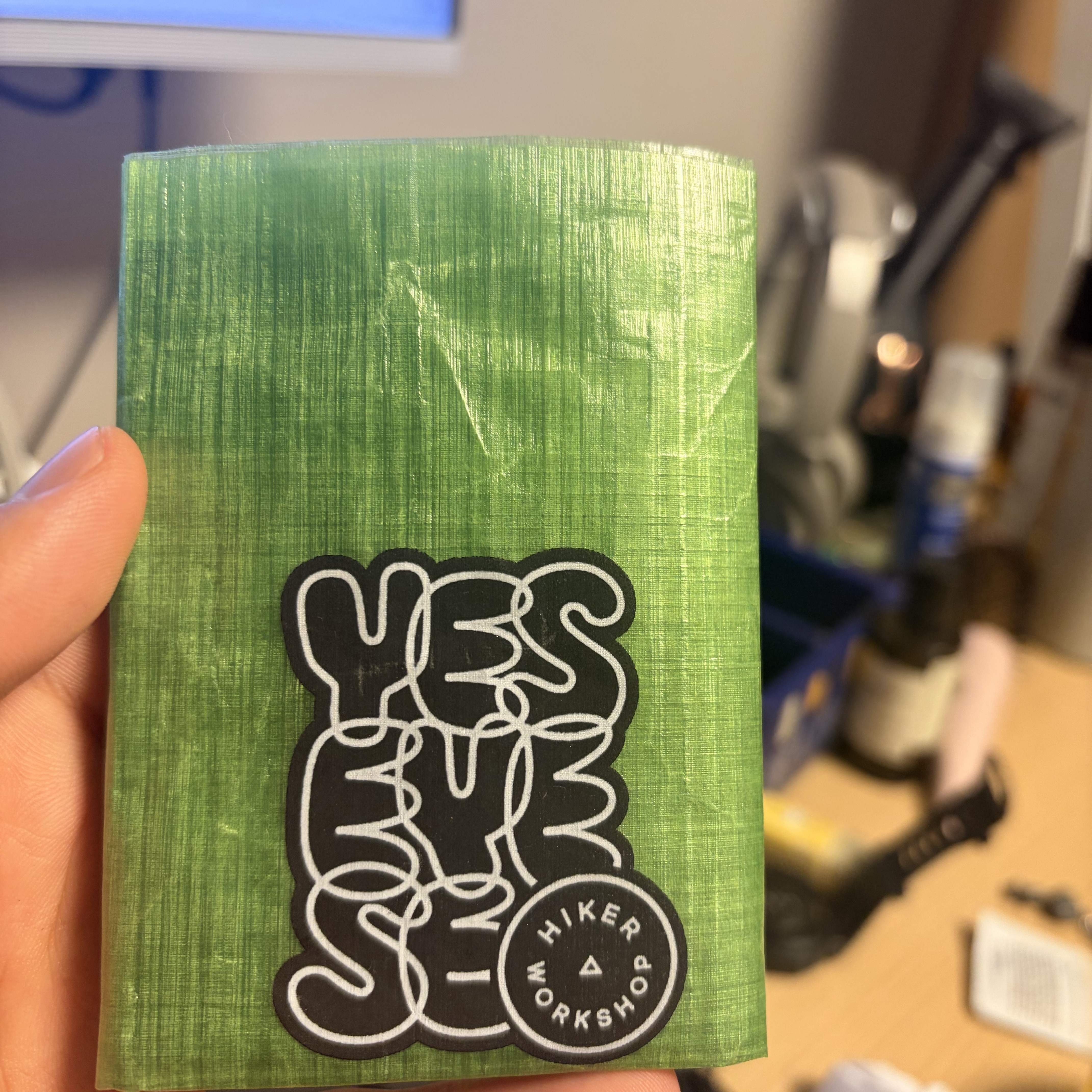YESEYESEE® x HIKER WORKSHOP® Market Bag Green 착용 스타일 - 2