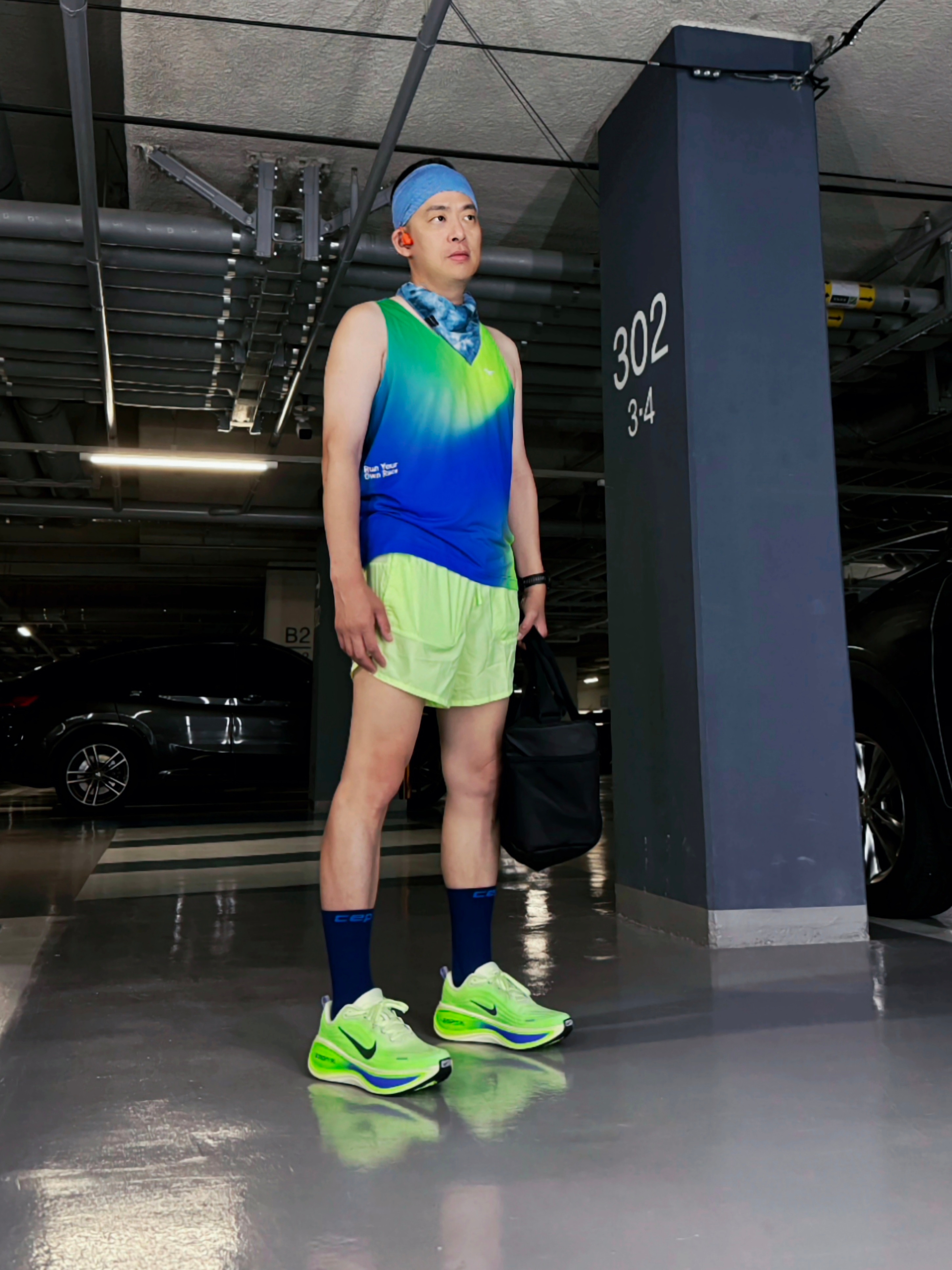 Nike Vomero Plus Volt Tint Lime Blast, CEP Core Run Mid Cut Socks V5 Darkblue Women 착용 스타일