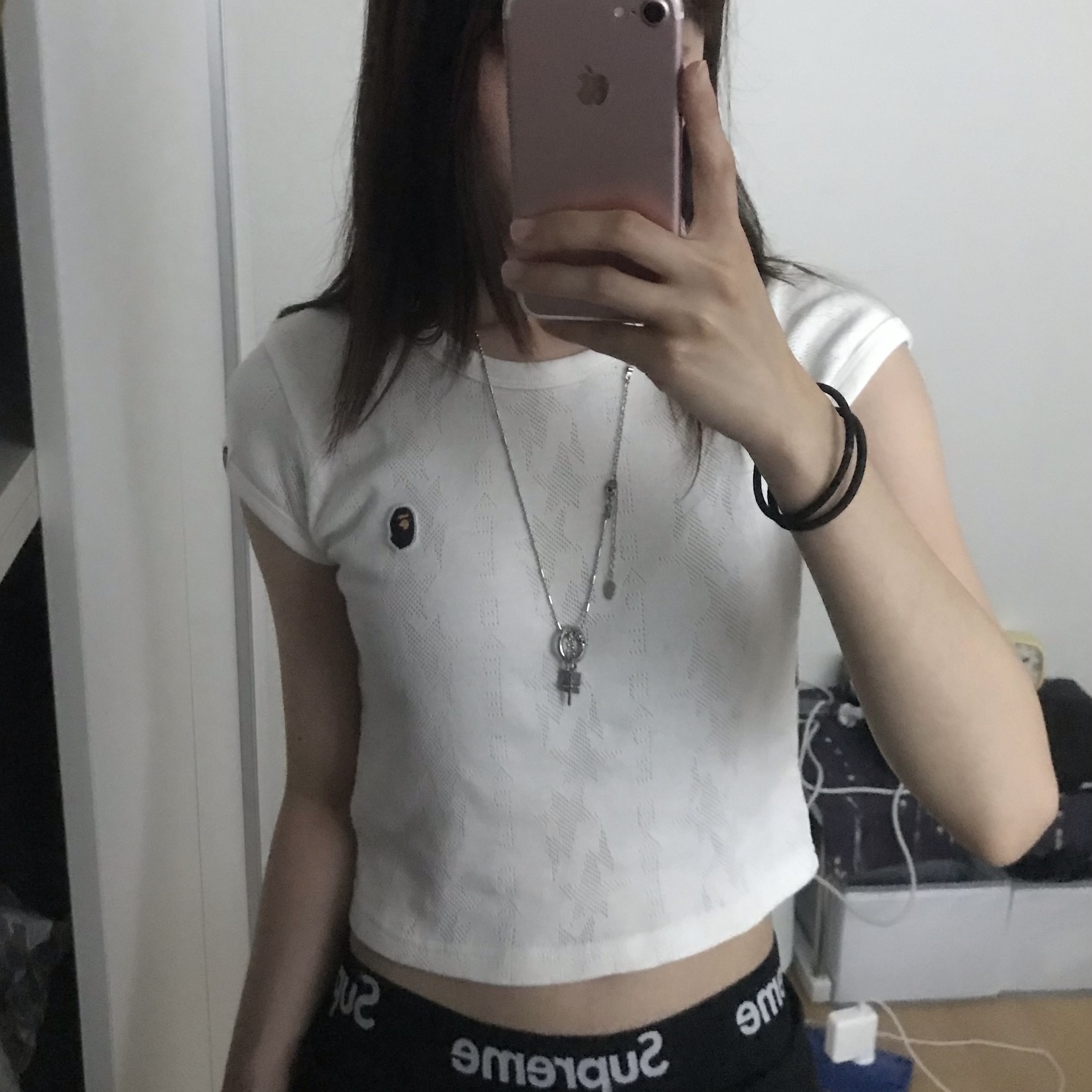 (W) BAPE Sta Pattern Jacquard Ape Head One Point Cropped T-Shirt Ivory 착용 스타일 - 2