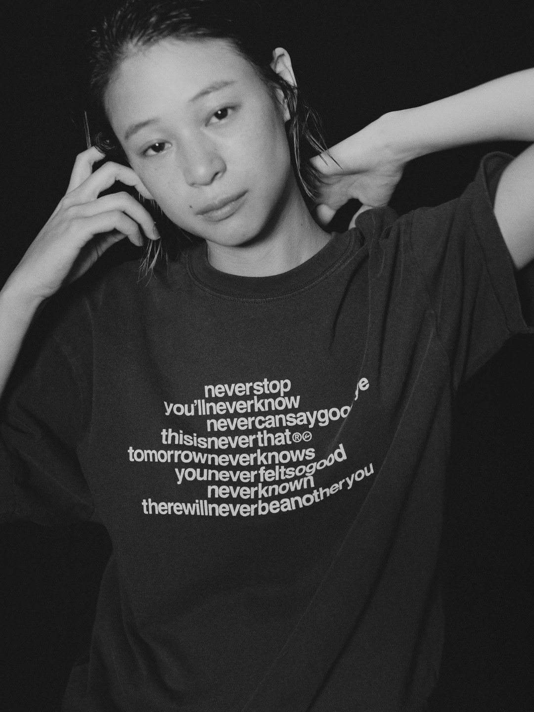 thisisneverthat x Fragment Design Hoodie Off Black, thisisneverthat x Fragment Design T-Shirt Off Black 착용 스타일 - 3