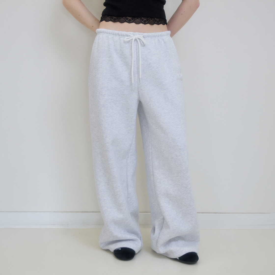 로제프란츠 로즈 자수 와이드 스웨트팬츠 [화이트 멜란지](Rosefrantz Rose Embroidery Wide Sweatpants [White Melange]) - 5