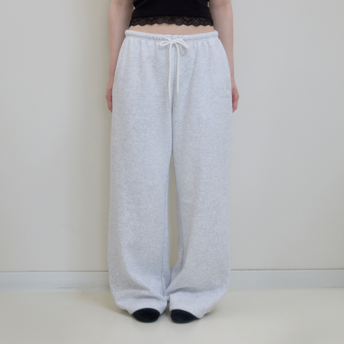 로제프란츠 로즈 자수 와이드 스웨트팬츠 [화이트 멜란지](Rosefrantz Rose Embroidery Wide Sweatpants [White Melange]) - 2