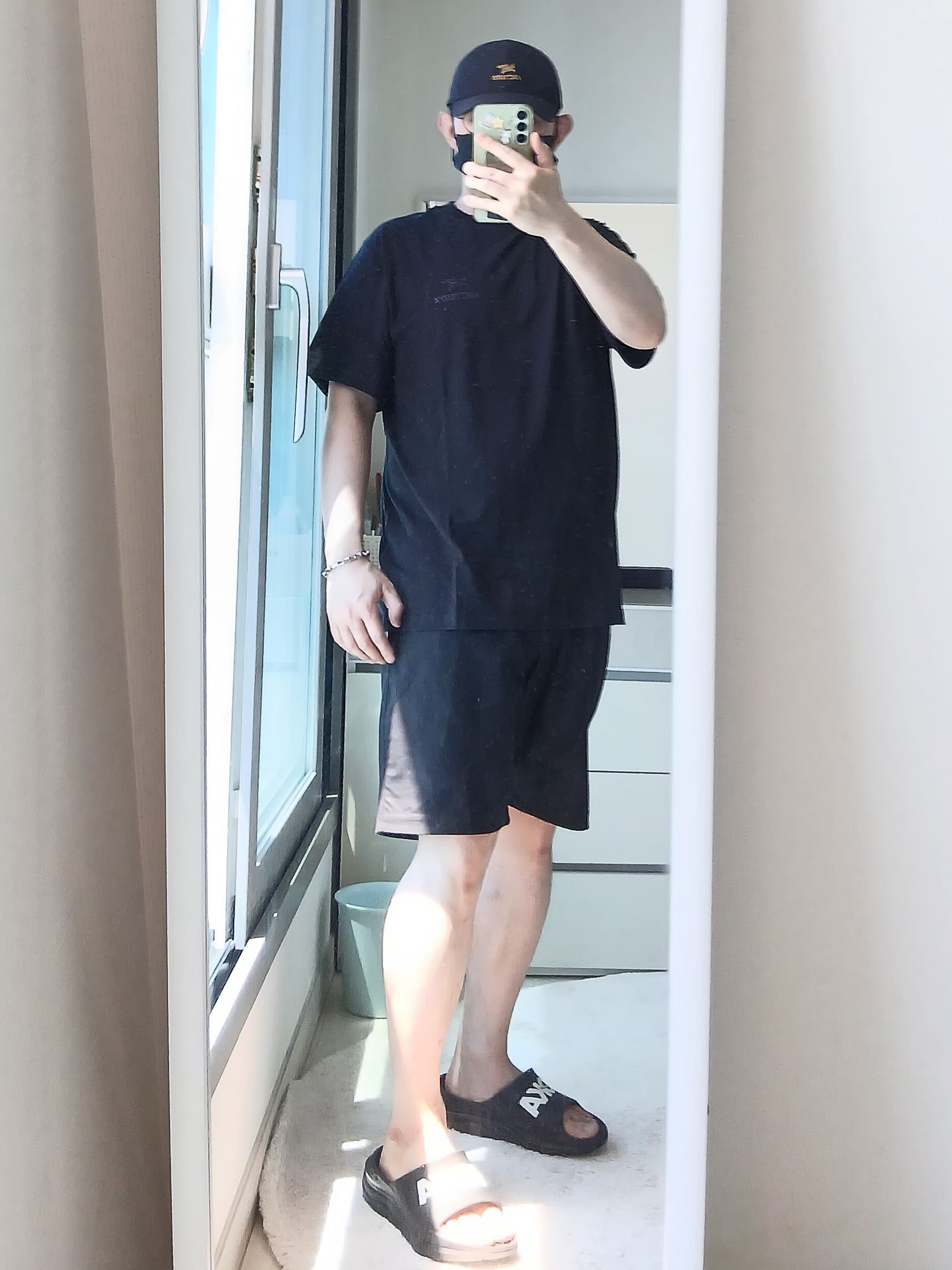 Arc'teryx Kragg SL Cotton Cacodaemon SS T-Shirt Black Moondrop, Arc'teryx Kragg Cotton Short 9 Inch Black 착용 스타일 - 4