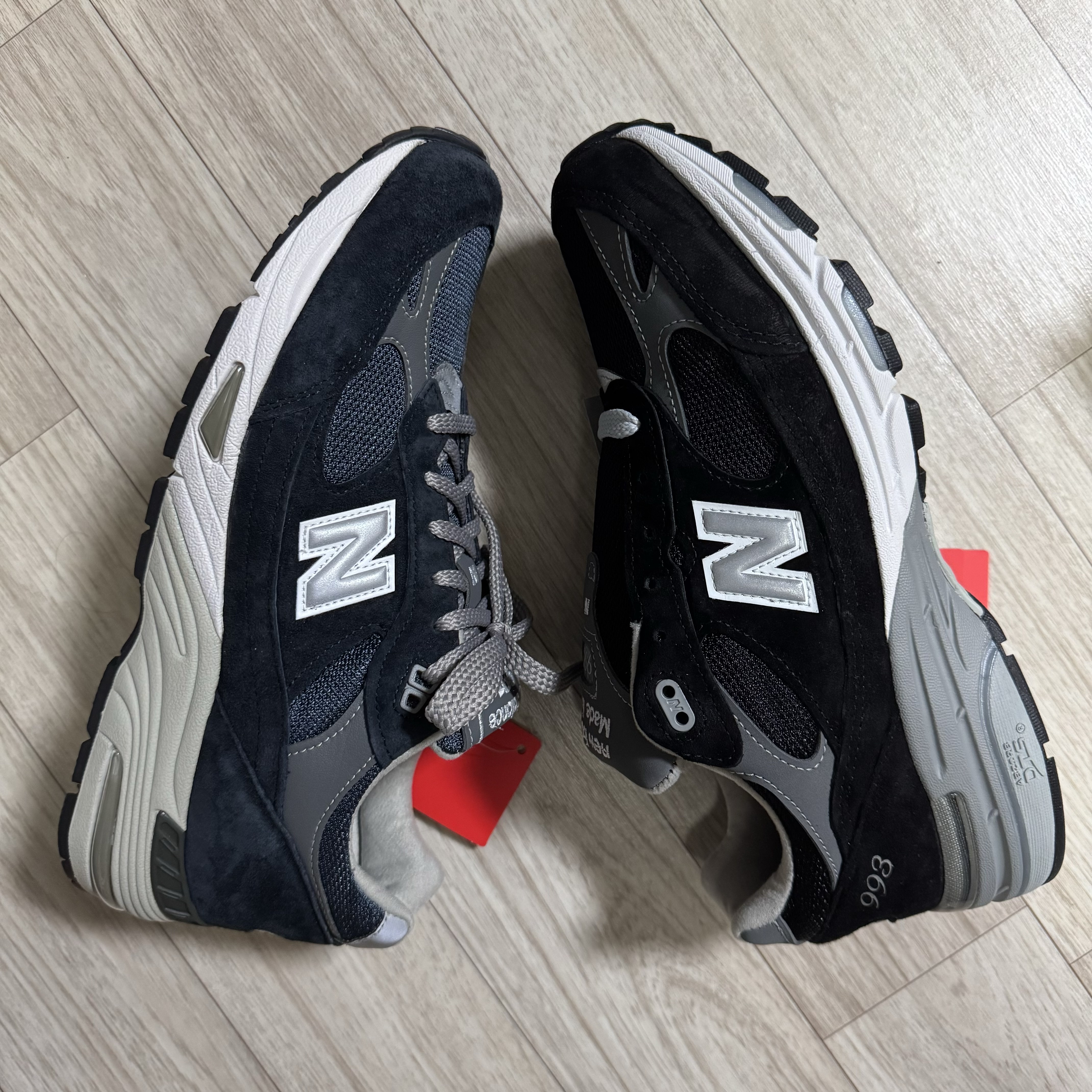 New Balance 992 Made in USA Core Black Grey 착용 스타일