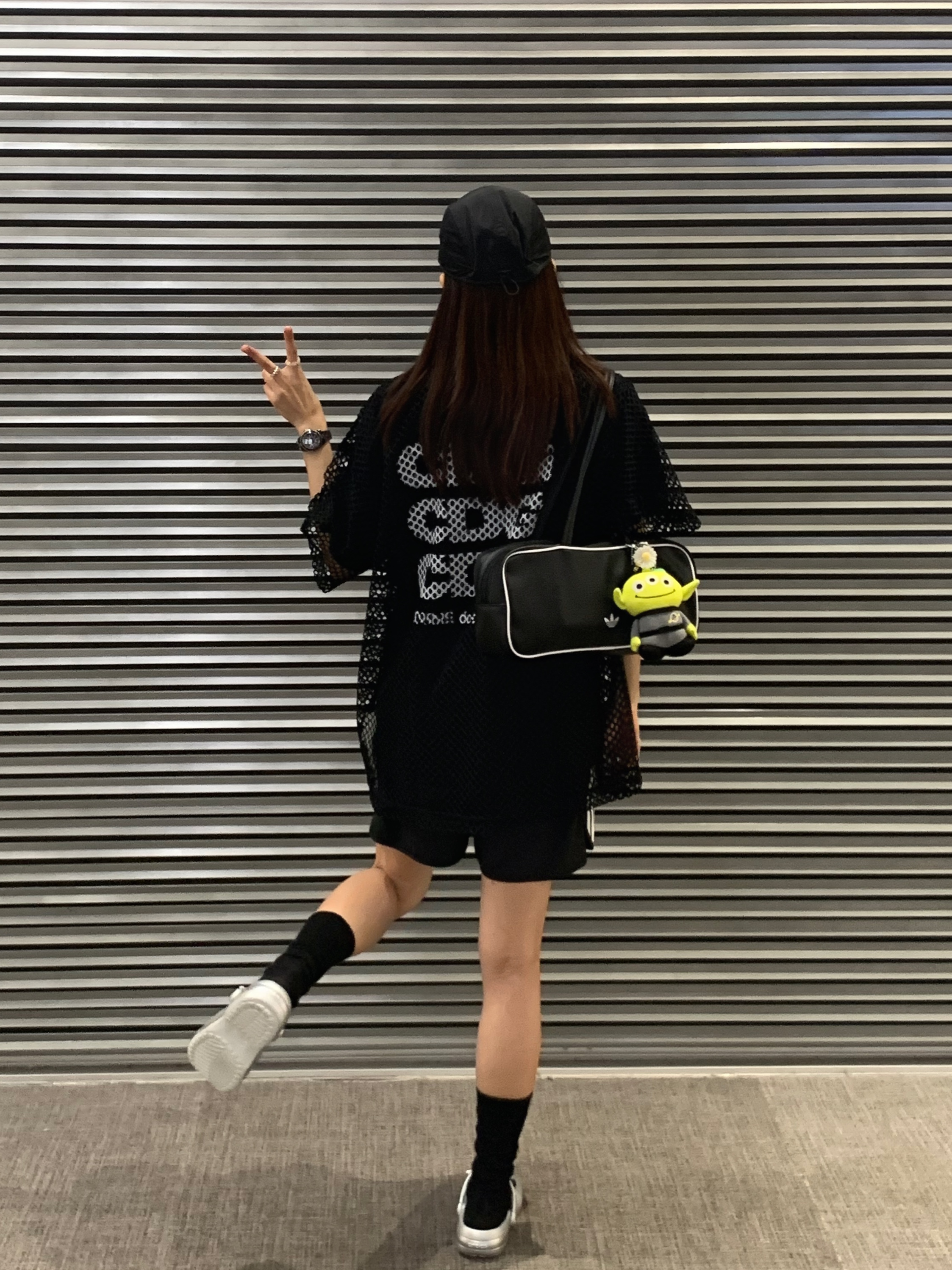 Supreme x Marithe Francois Girbaud Sport Camp Cap Black - 25SS, CDG Oversized Mesh T-Shirt Black 착용 스타일 - 2