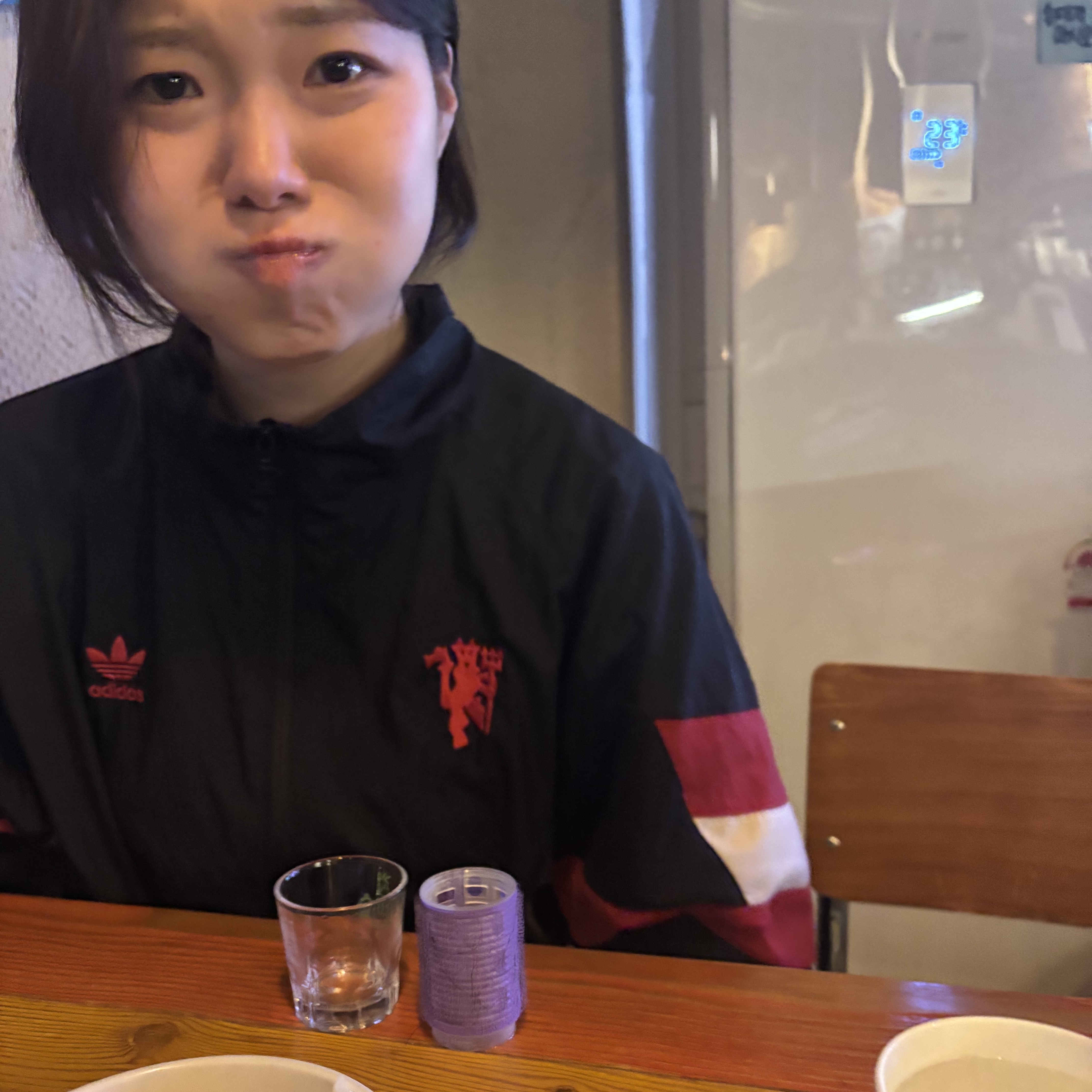 Adidas Manchester United Originals Track Top Black Red - KR Sizing 착용 스타일 - 1