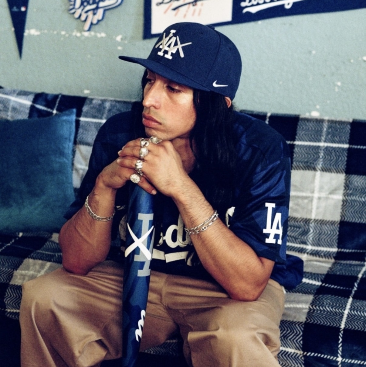 Nike x Kaws Club Structured A-Frame Los Angeles Dodgers Navy Blue 착용 스타일