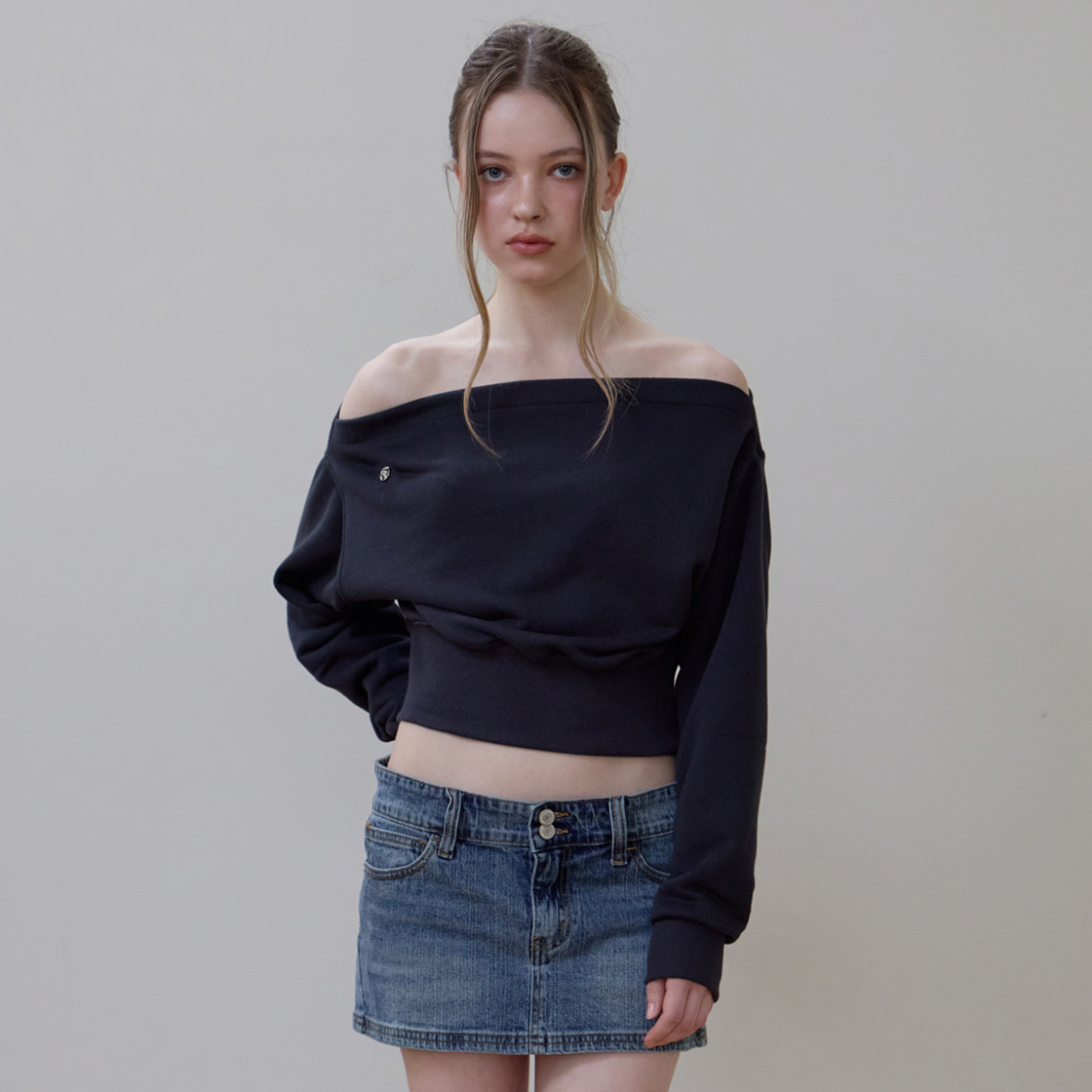 로제프란츠 크롭 오프숄더 스웨트셔츠 [차콜](Rosefrantz Crop Off Shoulder Sweatshirt [Charcoal]) - 4