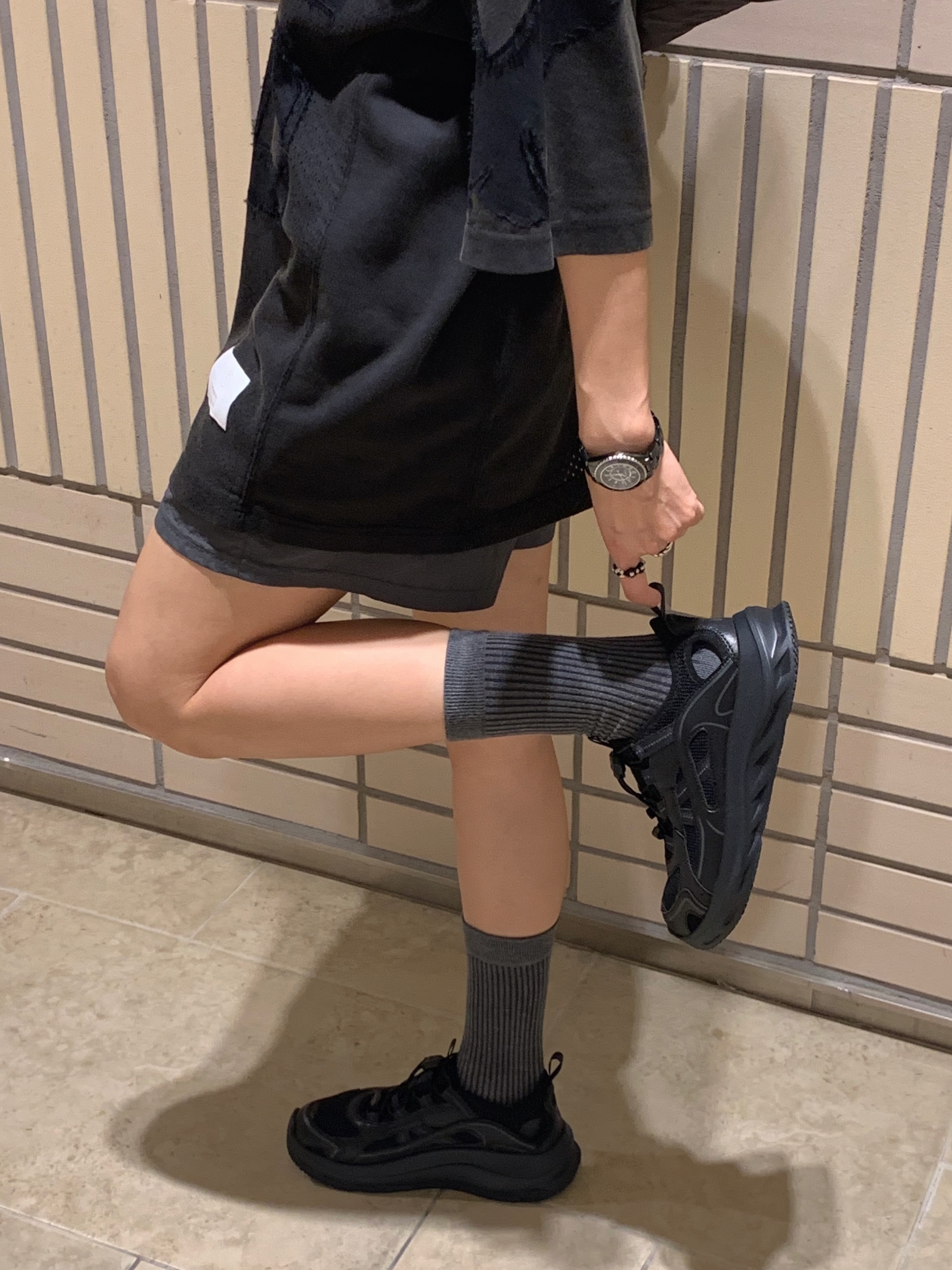 Supreme x MM6 Maison Margiela Cotton Football Jersey Black - 26SS, Chanel J12 Watch 33mm Quartz Black 착용 스타일 - 4