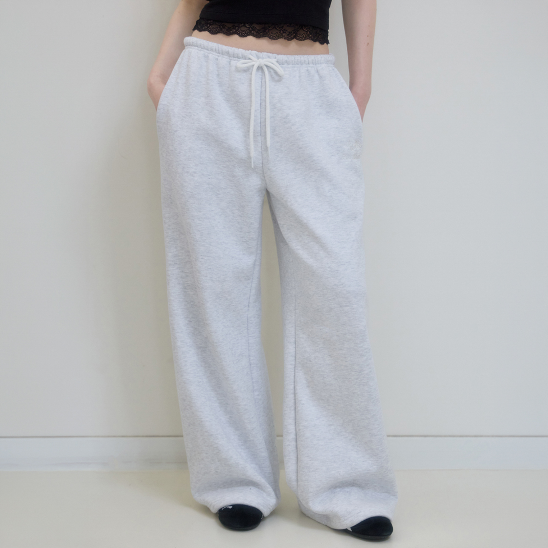 로제프란츠 로즈 자수 와이드 스웨트팬츠 [화이트 멜란지](Rosefrantz Rose Embroidery Wide Sweatpants [White Melange]) - 3