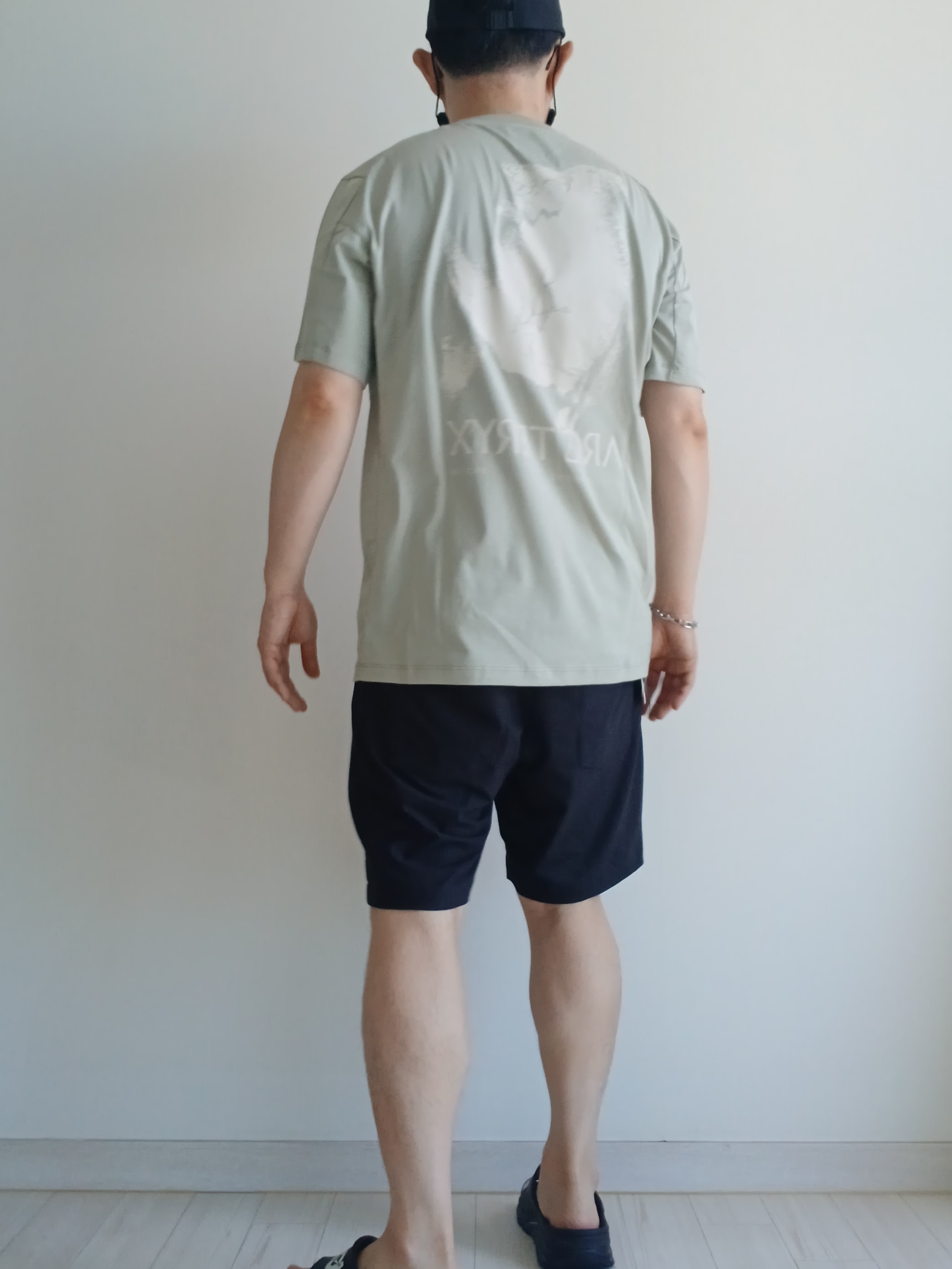 Arc'teryx Bird Word Cap 24K Black, Arc'teryx Kragg Cotton Short 9 Inch Black 착용 스타일 - 7