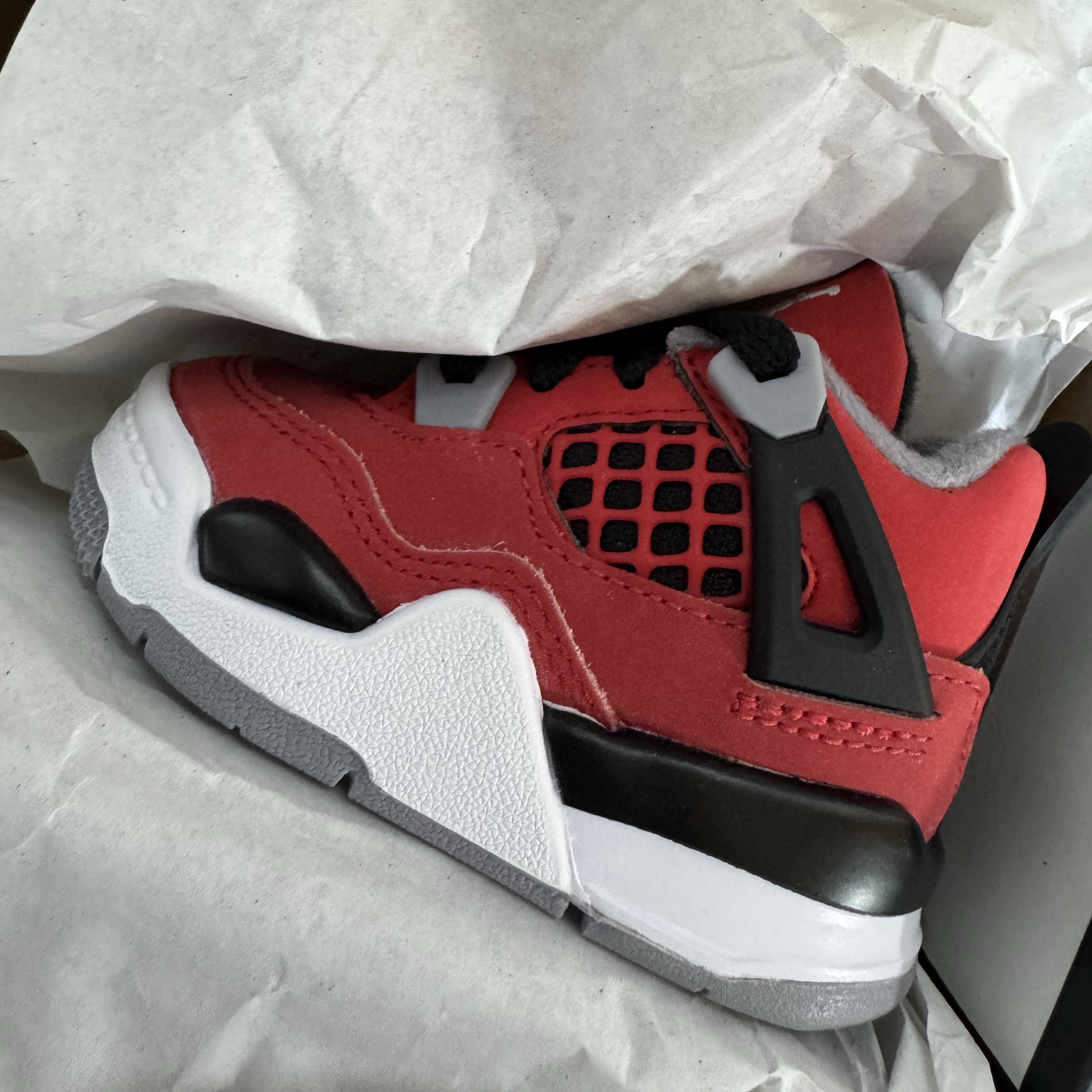 (TD) Jordan 4 Toro Bravo Fire Red and Black 2026 착용 스타일