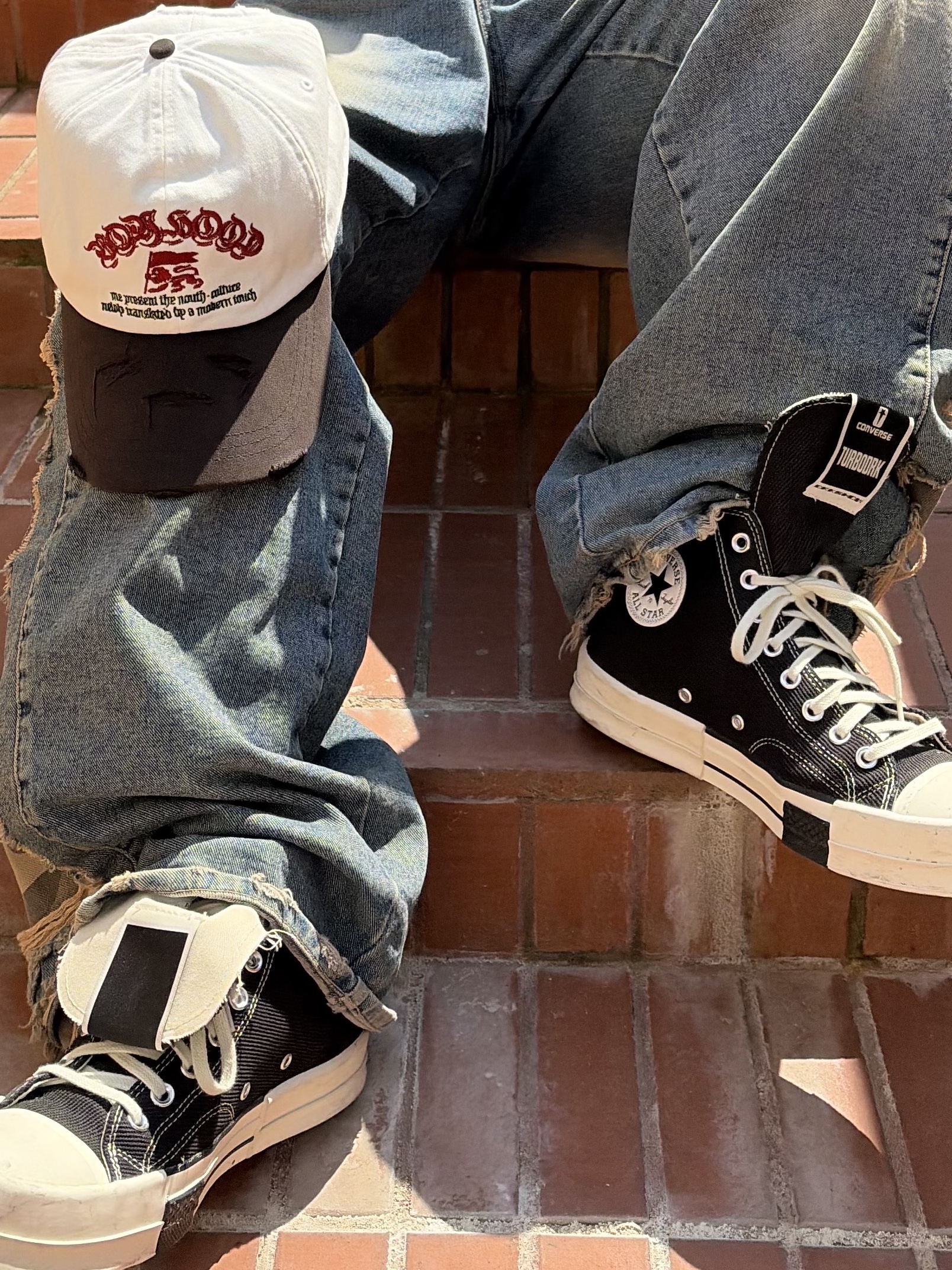 Converse x Drkshdw Turbodrk Chuck 70 Hi Black, ETCE Boy Hood Destroyed Cap White 착용 스타일 - 1