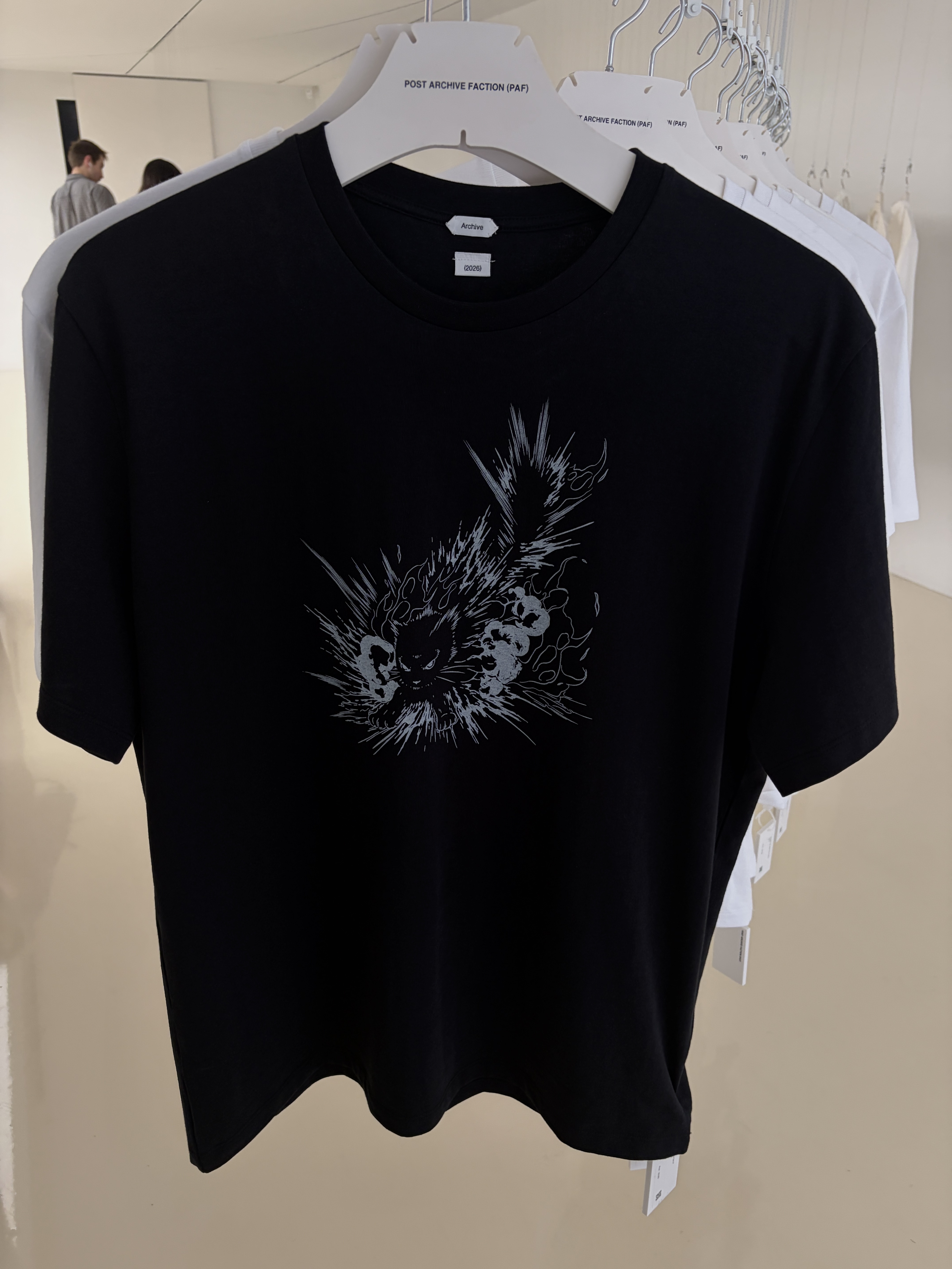 Post Archive Faction (Paf) x Central Cee Syna T-Shirt Gray, Post Archive Faction (PAF) Souvenir T-Shirt 2026 Paris Edition White 착용 스타일 - 3