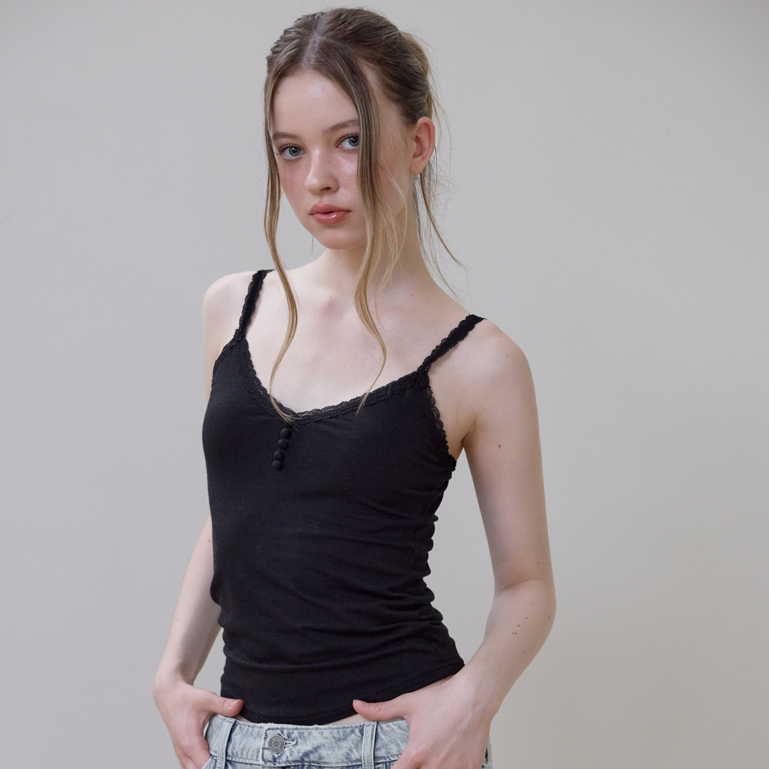 로제프란츠 버튼 레이스 슬리브리스 [블랙](Rosefrantz Button Lace Sleeveless [Black]) - 5