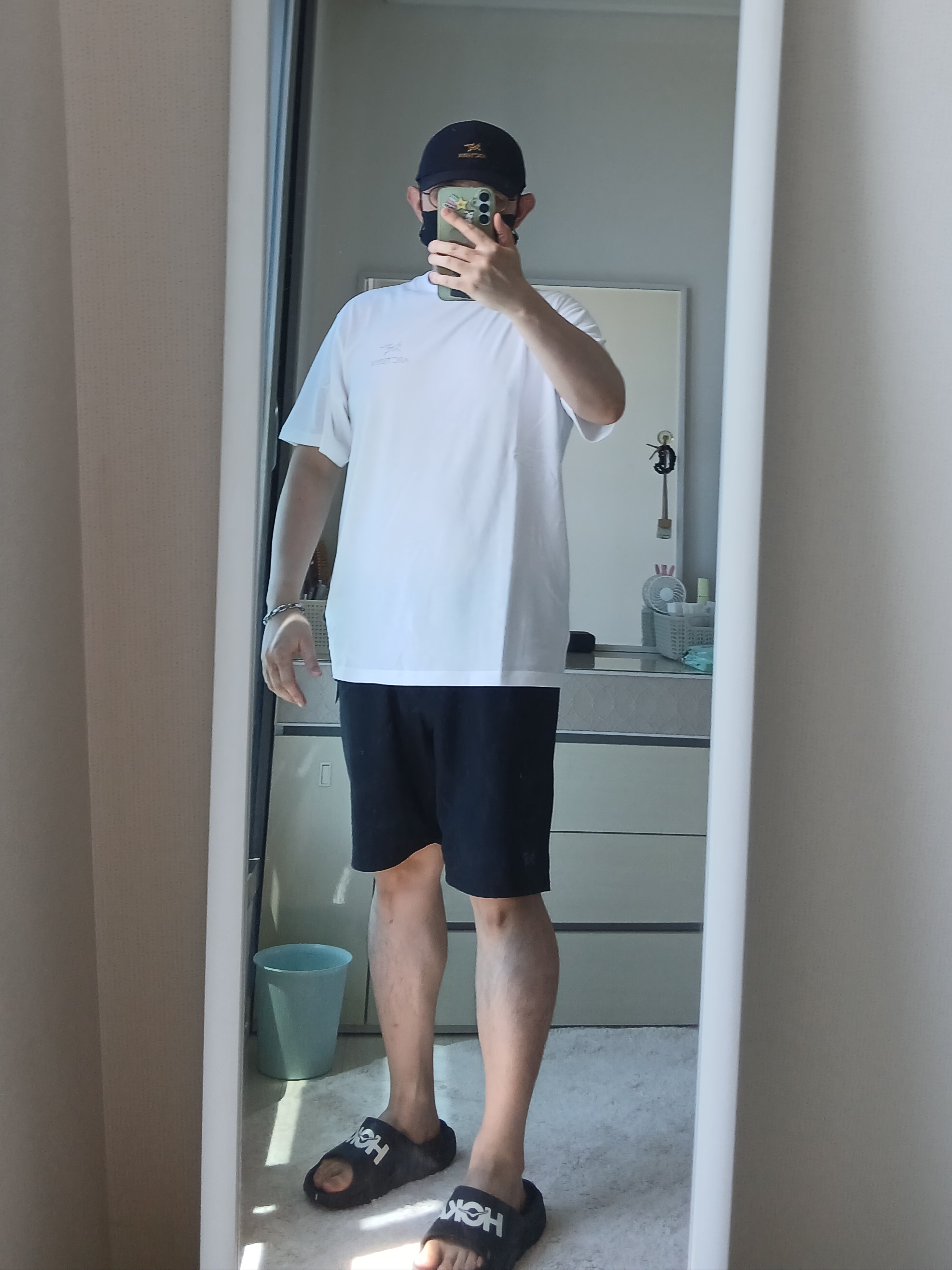 Arc'teryx Kragg SL Cotton Cacodaemon SS T-Shirt White Light Sea Salt, Arc'teryx Kragg Cotton Short 9 Inch Black 착용 스타일 - 7