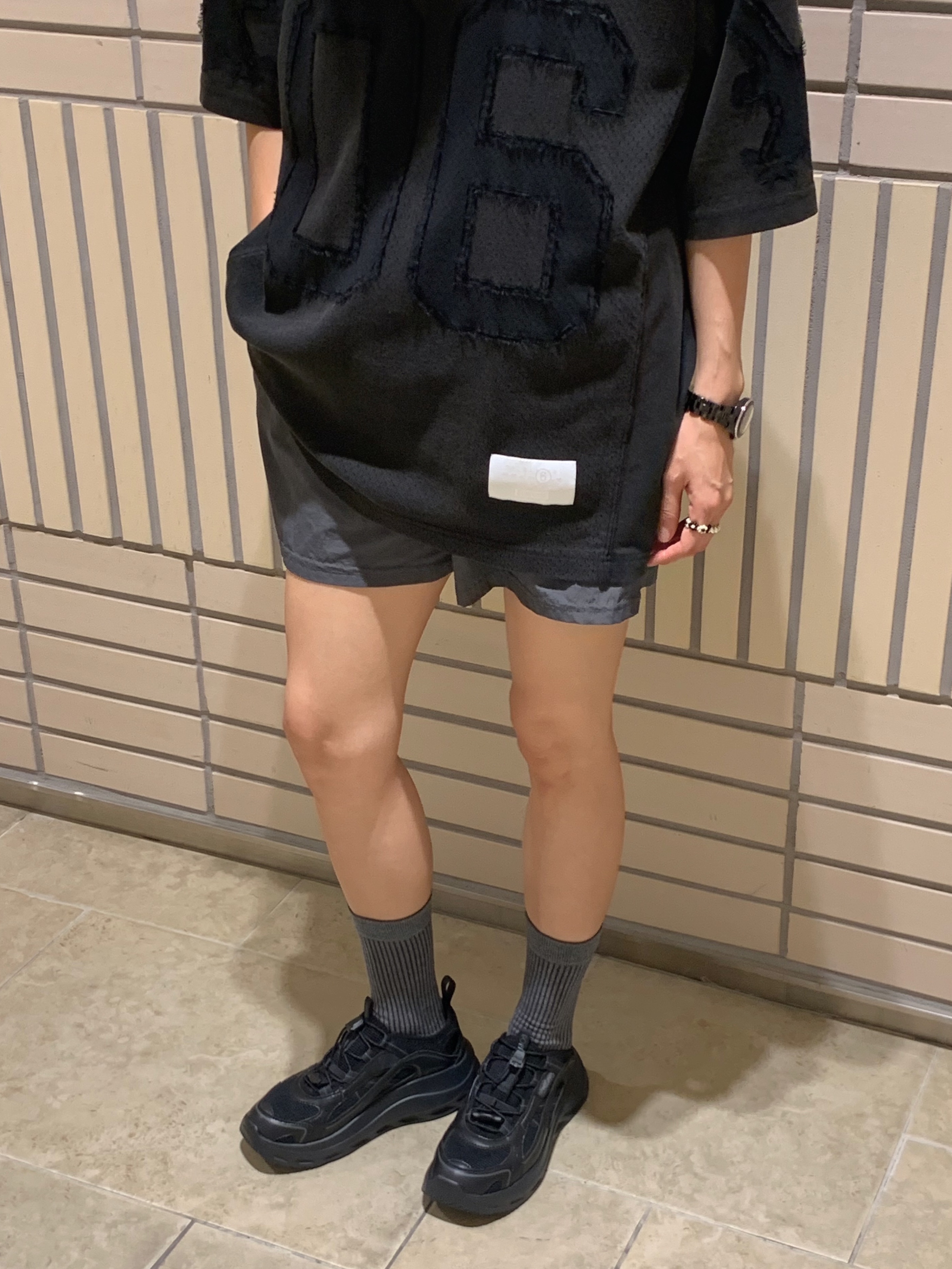 Supreme x MM6 Maison Margiela Cotton Football Jersey Black - 26SS, Chanel J12 Watch 33mm Quartz Black 착용 스타일 - 3