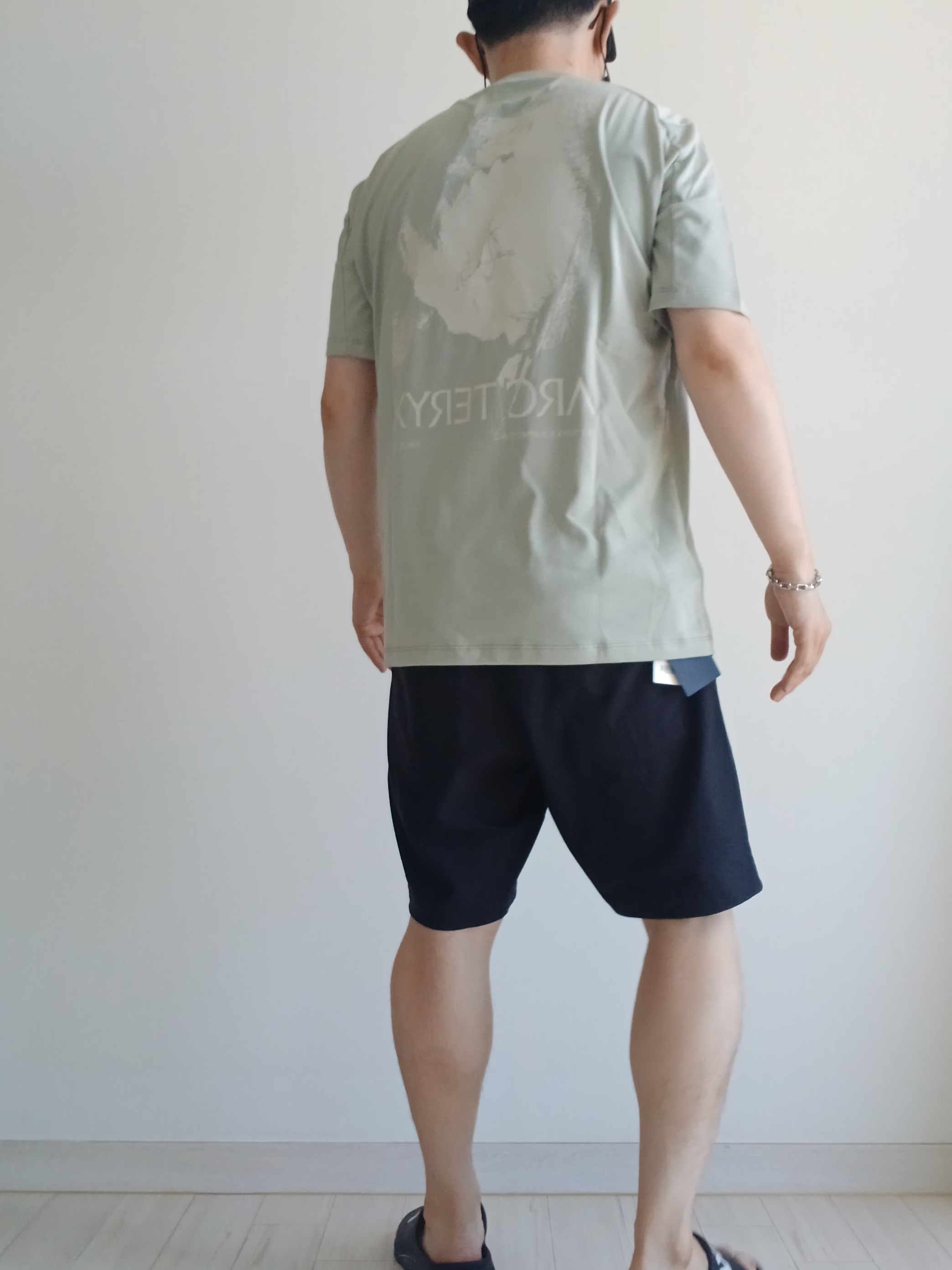 Arc'teryx Bird Word Cap 24K Black, Arc'teryx Kragg Cotton Short 9 Inch Black 착용 스타일 - 3
