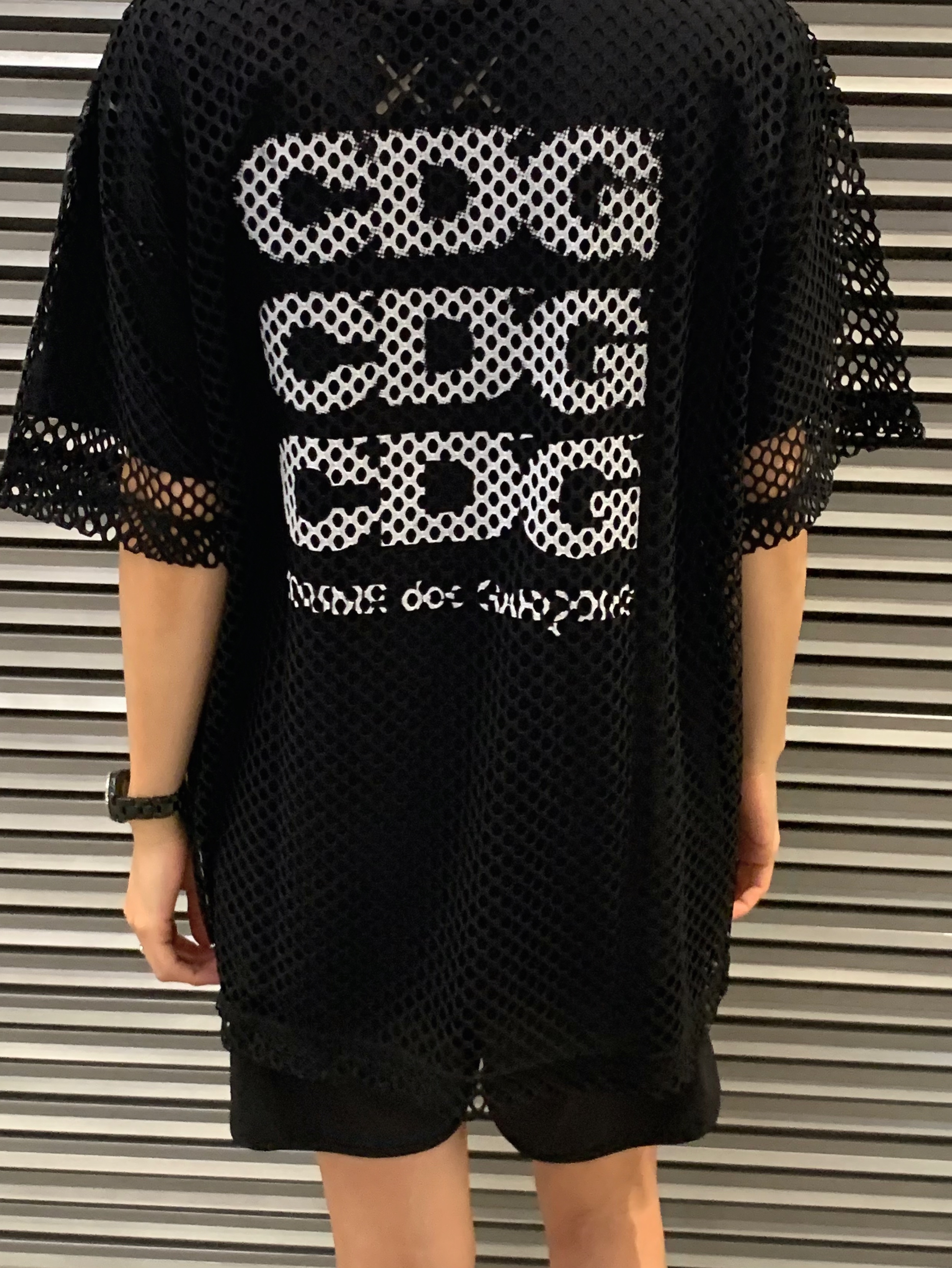 Supreme x Marithe Francois Girbaud Sport Camp Cap Black - 25SS, CDG Oversized Mesh T-Shirt Black 착용 스타일 - 3