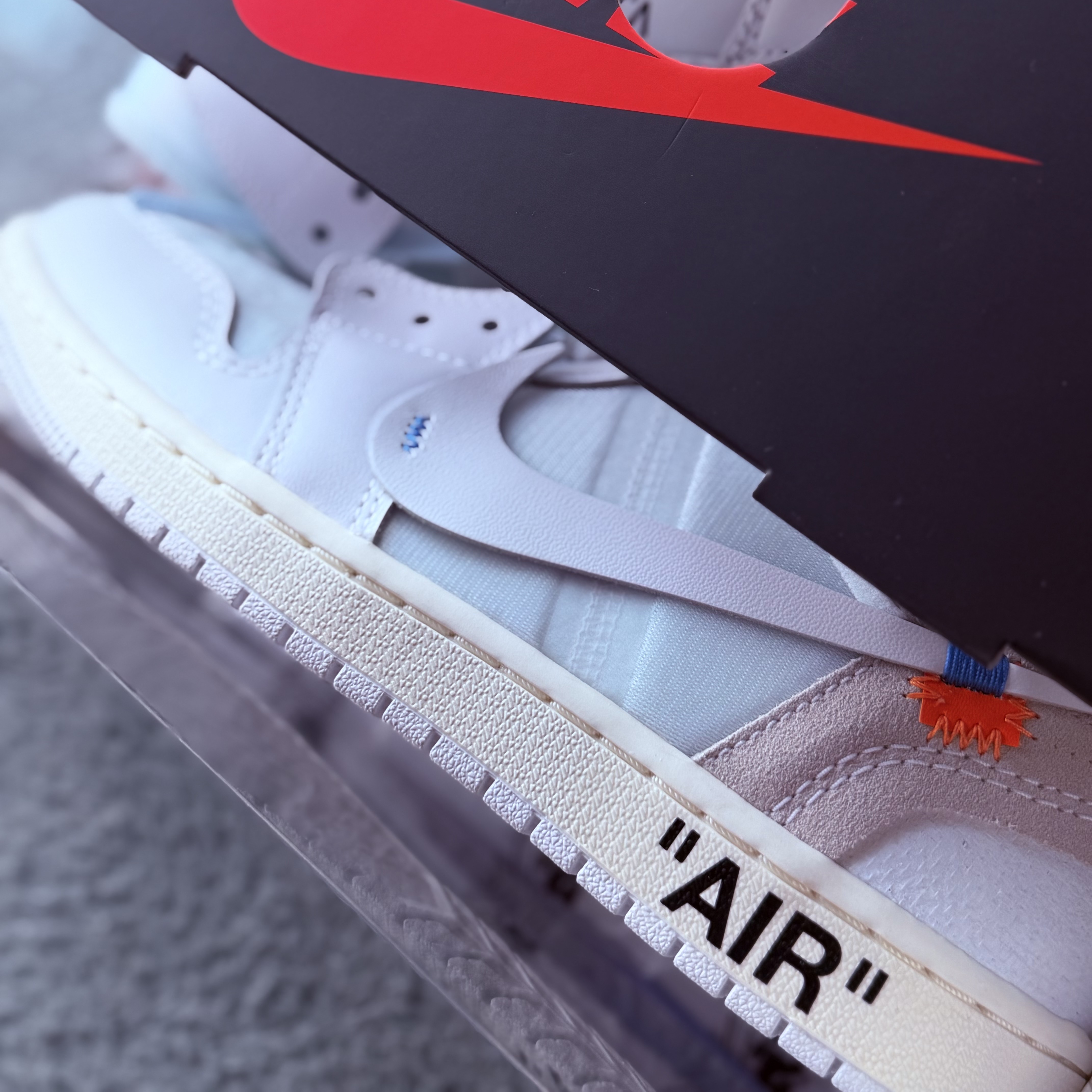 Jordan 1 x Virgil Abloh Archive Retro High Alaska White 착용 스타일 - 2
