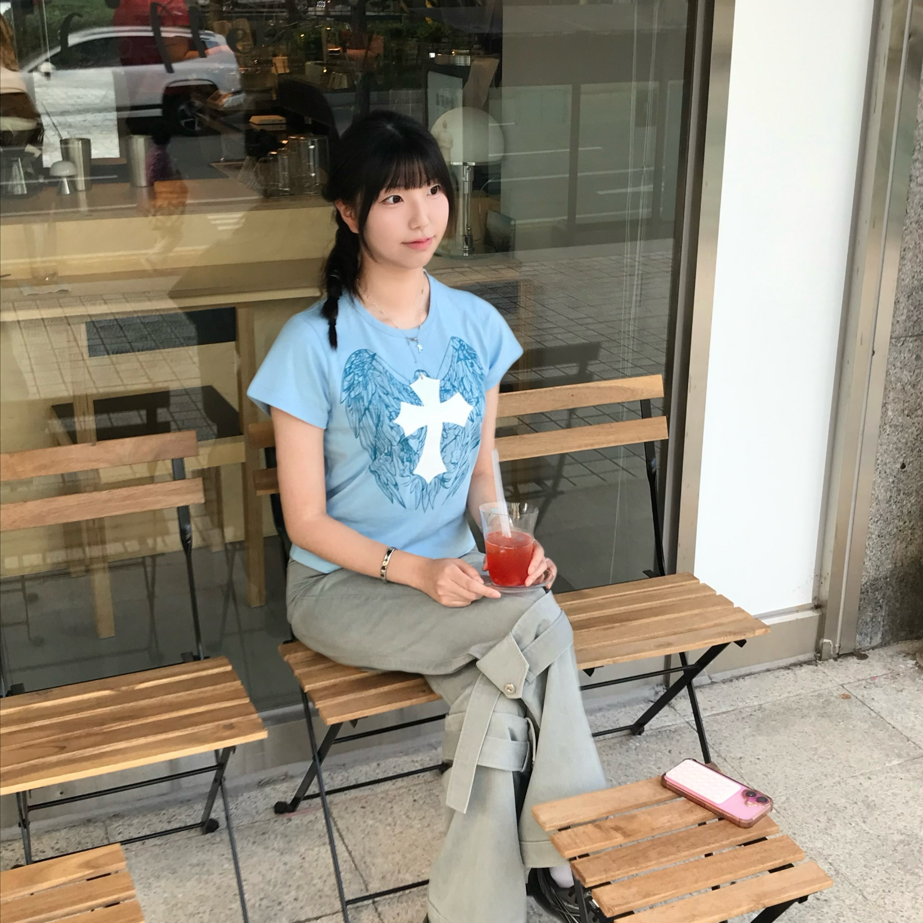SLOW RECORD HOUSE Cross Wing T-Shirt Blue 착용 스타일 - 1