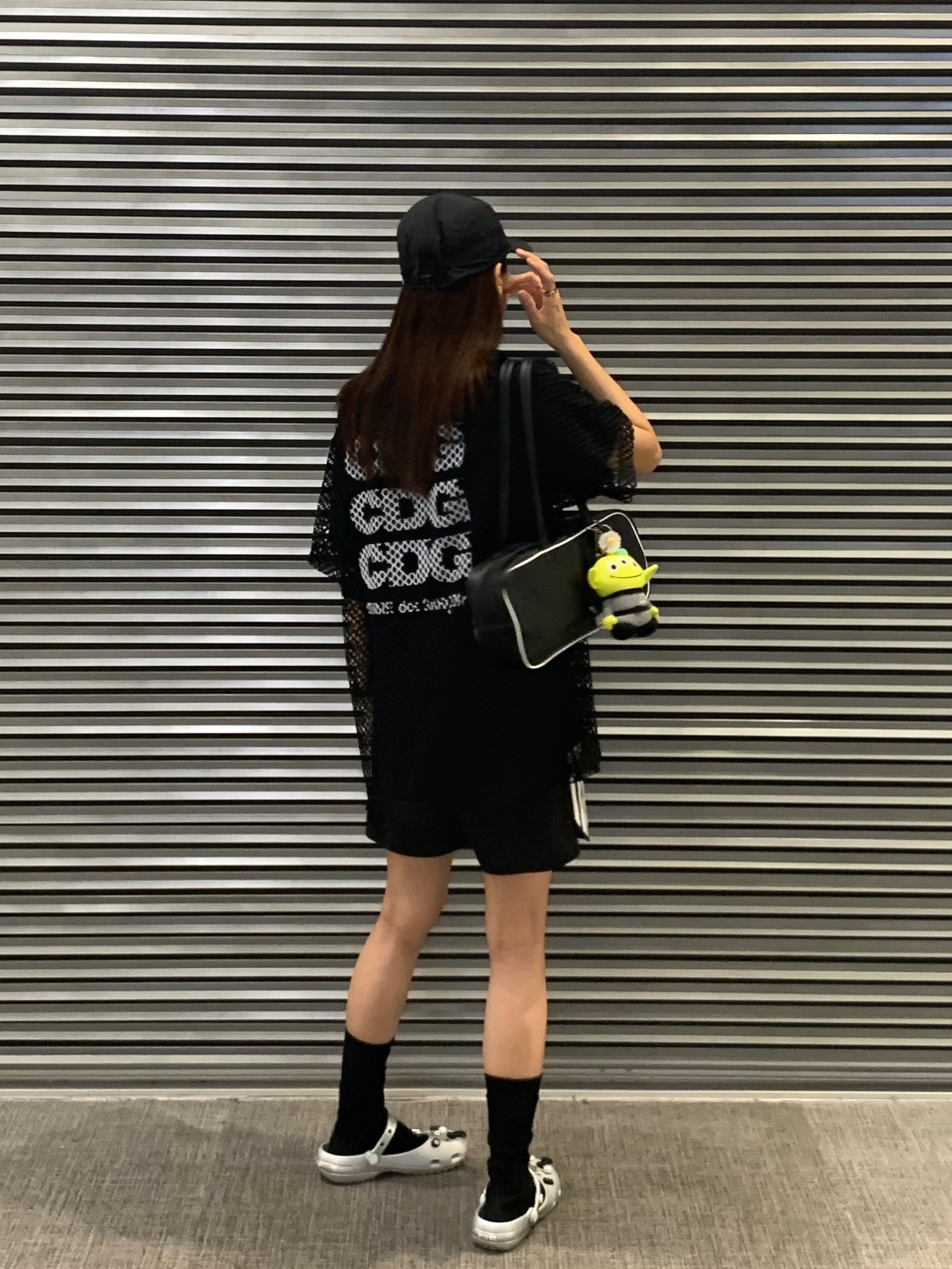 Supreme x Marithe Francois Girbaud Sport Camp Cap Black - 25SS, CDG Oversized Mesh T-Shirt Black 착용 스타일 - 1