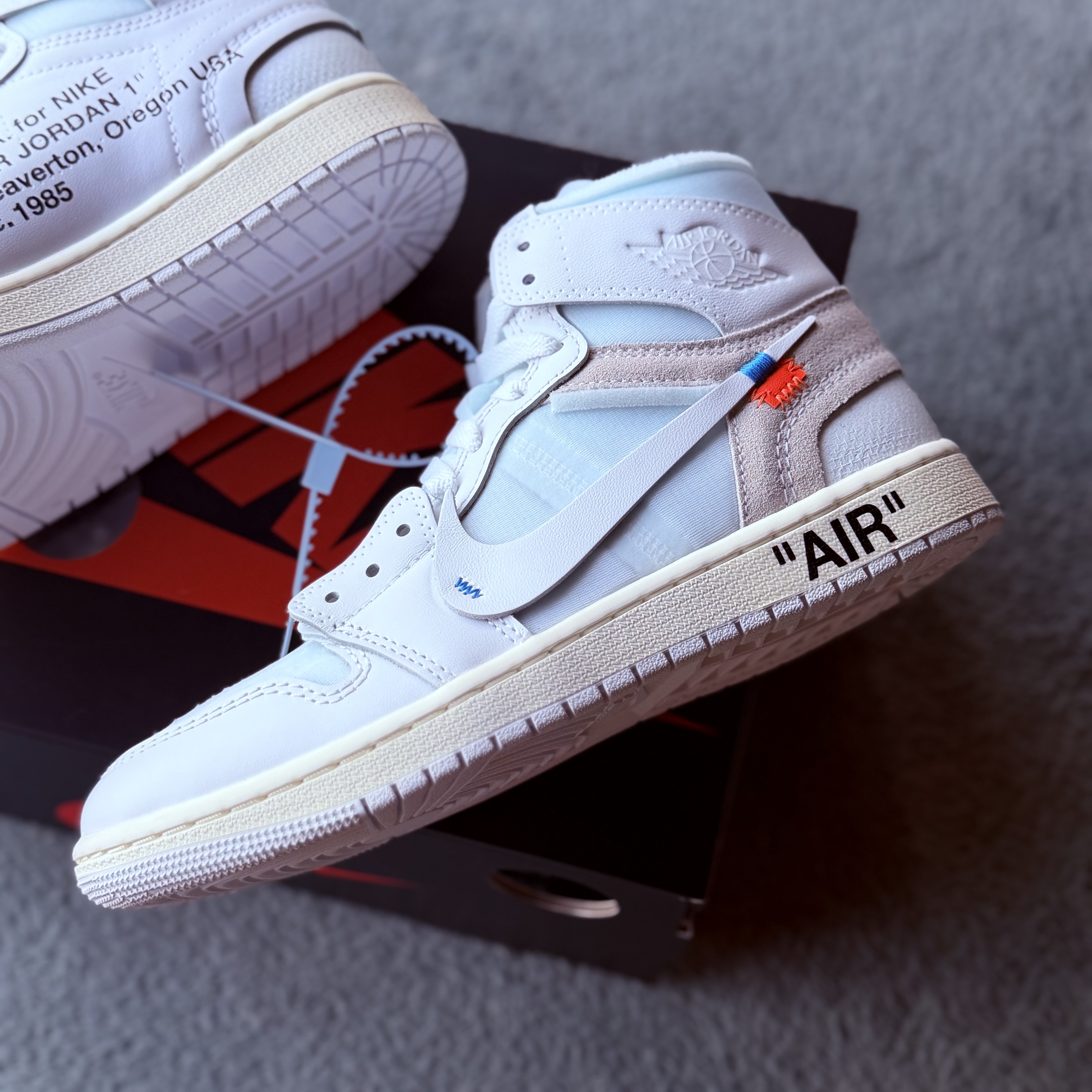 Jordan 1 x Virgil Abloh Archive Retro High Alaska White 착용 스타일 - 3