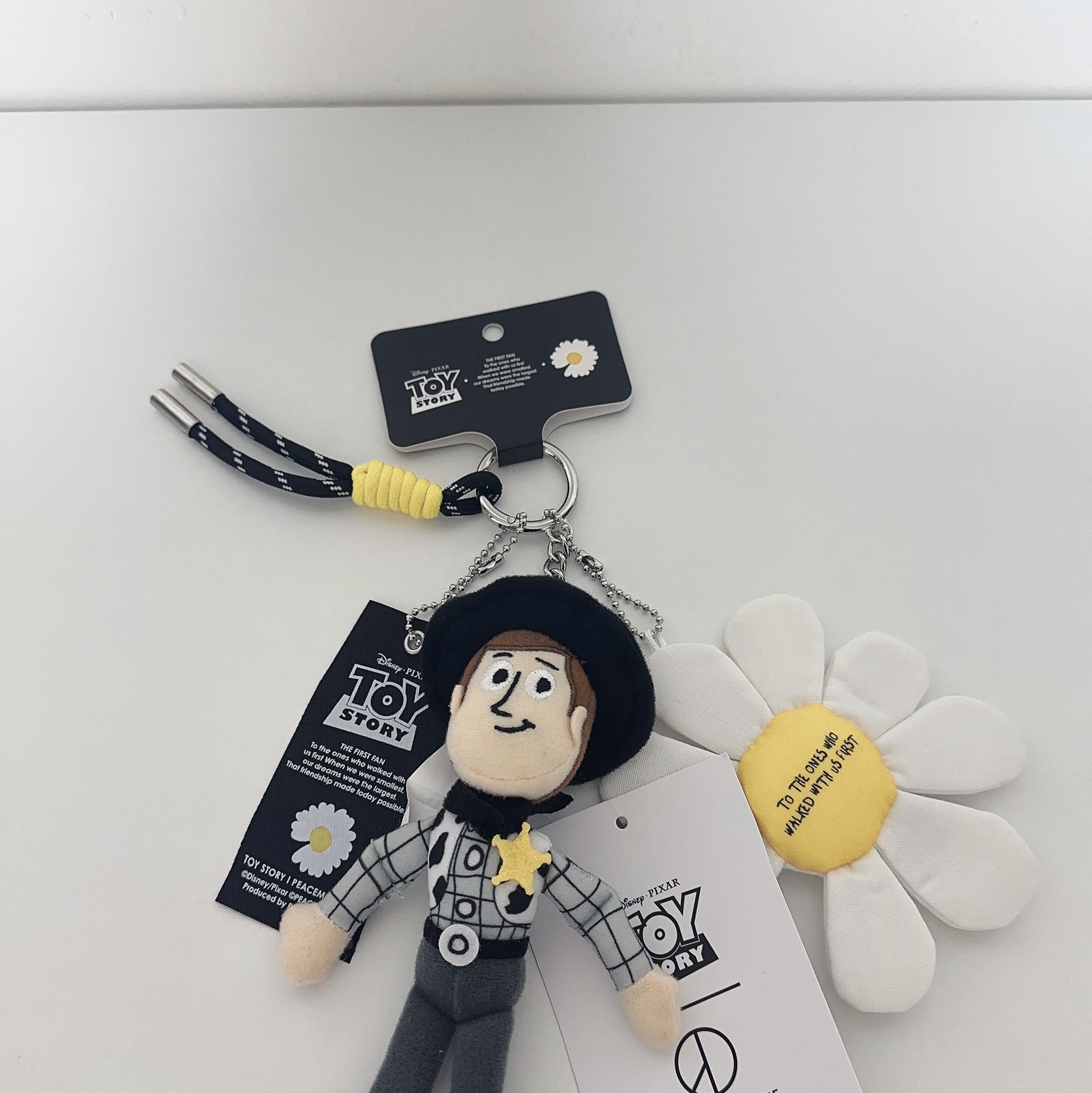 Peaceminusone x Toy Story The First Fan Plush Keyring Woody 착용 스타일