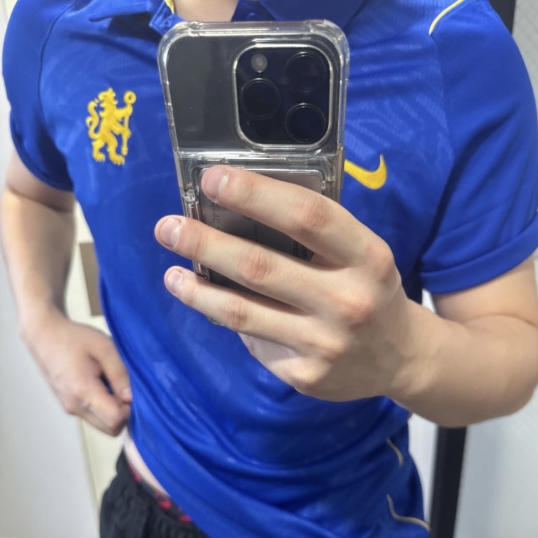 Nike Chelsea FC 2026/27 Stadium Home Dri-Fit Replica Jersey Bright Blue Midwest Gold (Non Marking Ver.) 착용 스타일