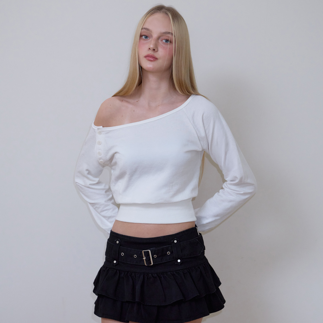 로제프란츠 오프숄더 버튼 스웨트셔츠 [아이보리](Rosefrantz Off-Shoulder Button Sweatshirt [Ivory]) - 6