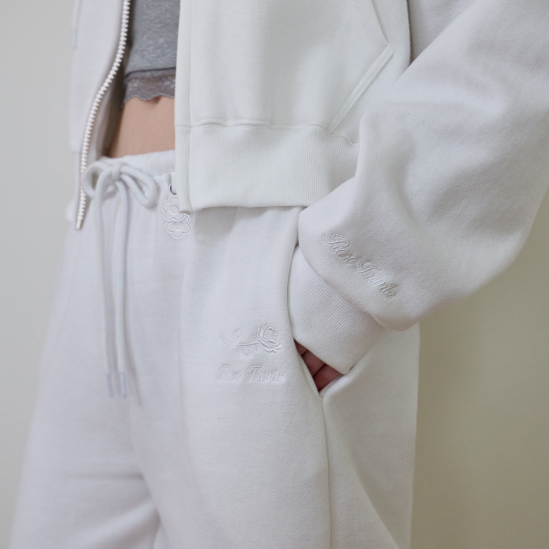 로제프란츠 로즈 자수 후드 집업 [아이보리](Rosefrantz Rose Embroidery Hood Zip-up [Ivory]) - 4