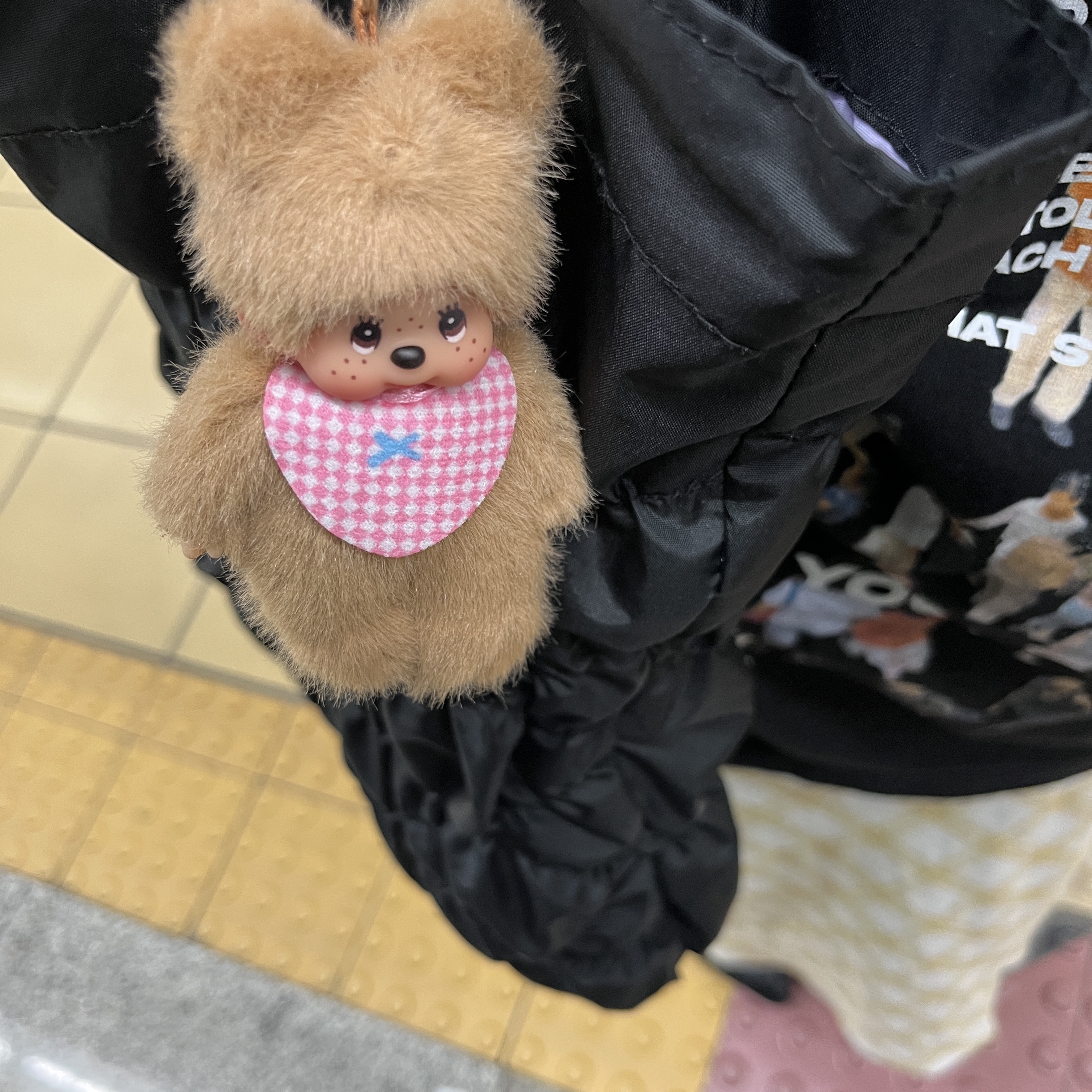 Monchhichi Bebichhichi Plush Doll Key Chain Brown 착용 스타일 - 1