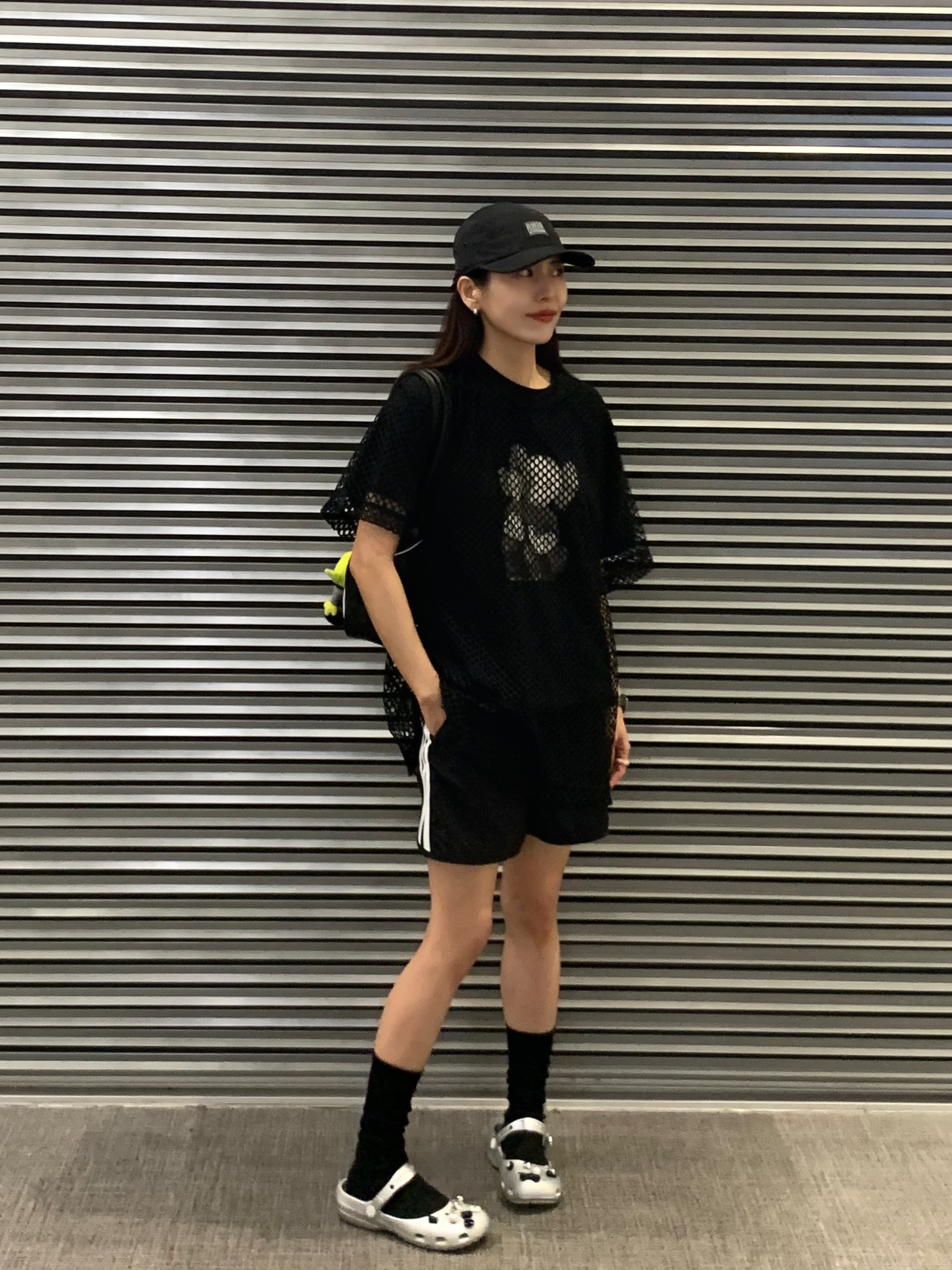 Supreme x Marithe Francois Girbaud Sport Camp Cap Black - 25SS, CDG Oversized Mesh T-Shirt Black 착용 스타일 - 1
