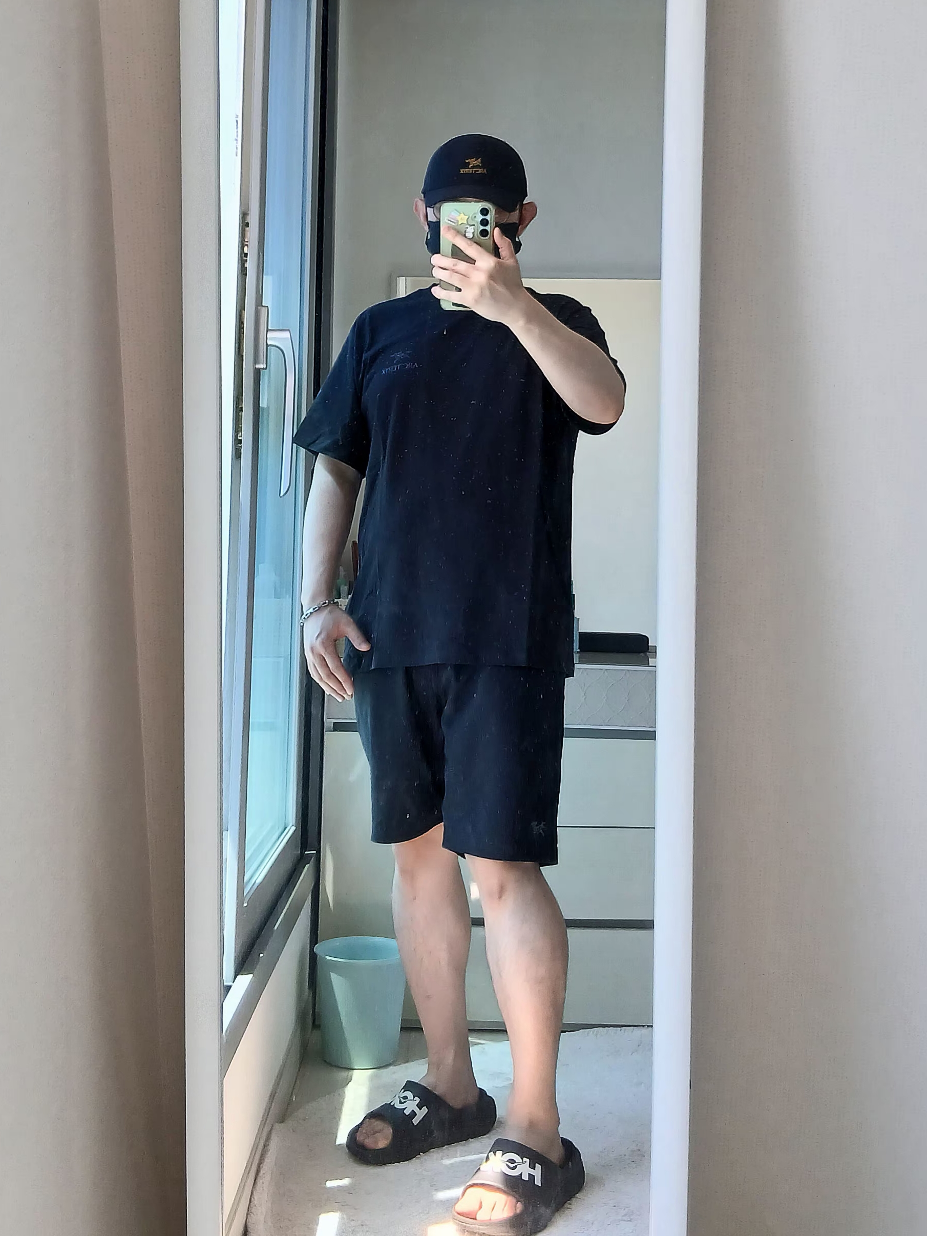 Arc'teryx Kragg SL Cotton Cacodaemon SS T-Shirt Black Moondrop, Arc'teryx Kragg Cotton Short 9 Inch Black 착용 스타일 - 5