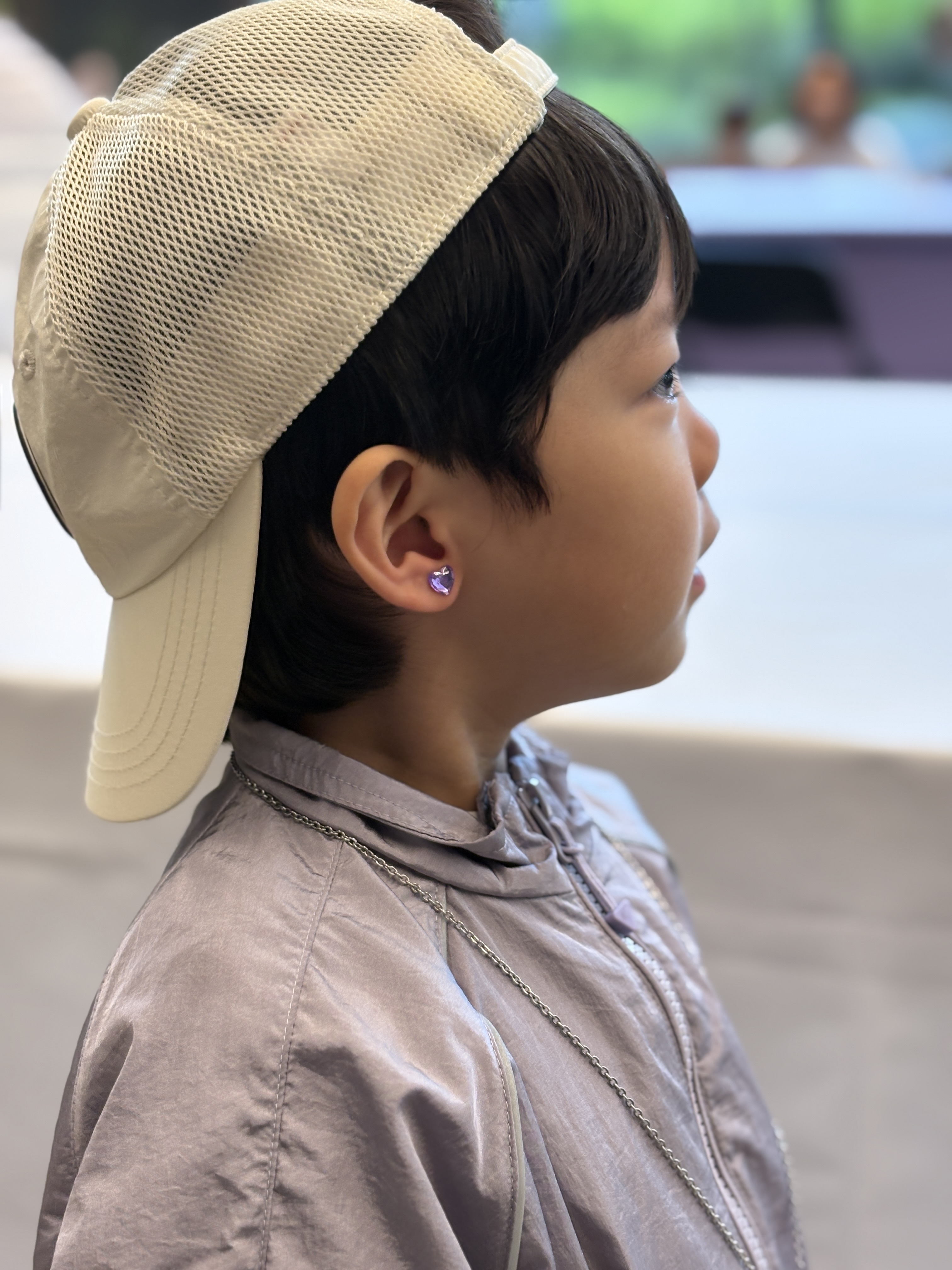 (Kids) New Balance Air Glossy Windbreaker Purple 착용 스타일 - 4