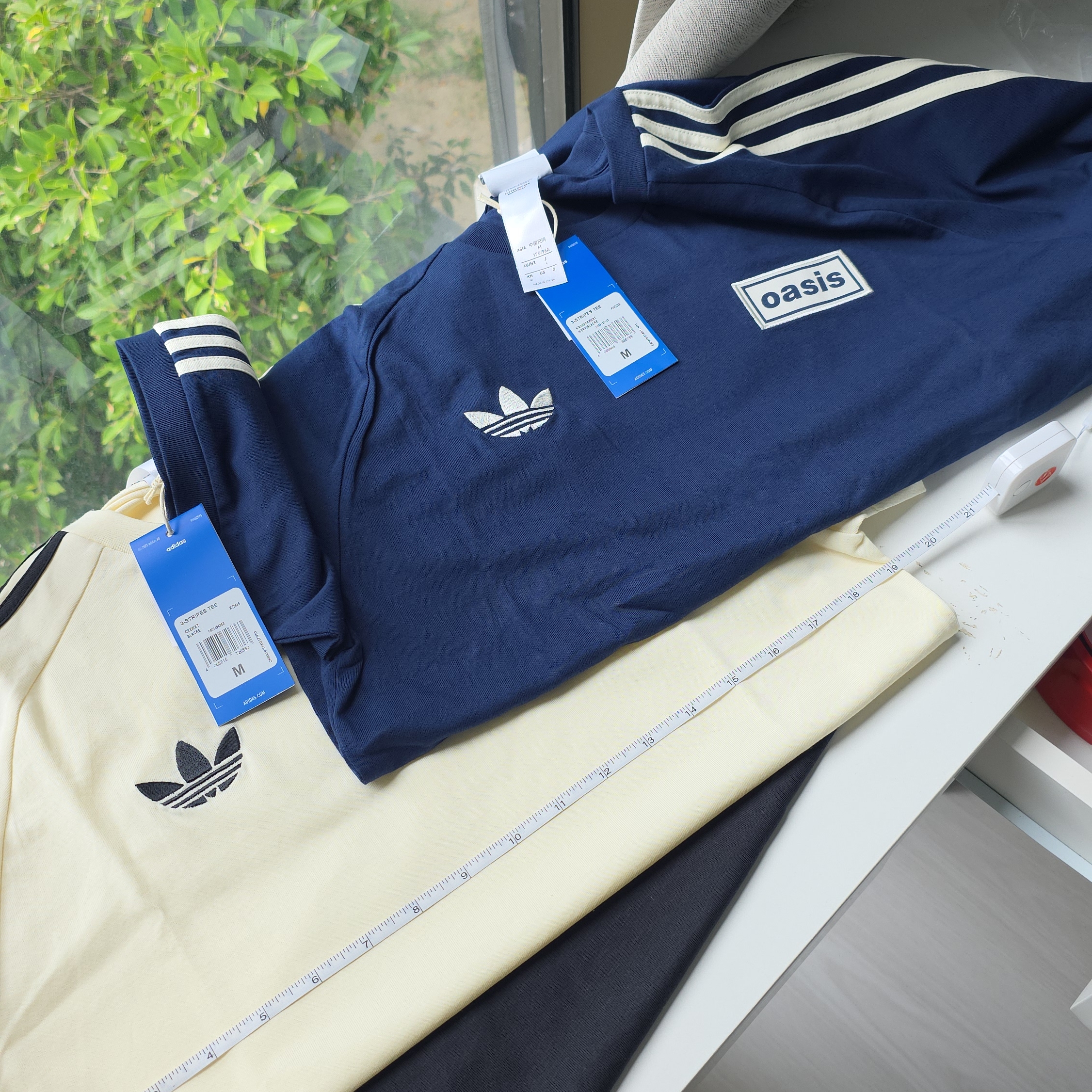 Adidas x Oasis Tour 3-Stripes T-Shirt Night Indigo Cream White - KR Sizing 착용 스타일 - 3