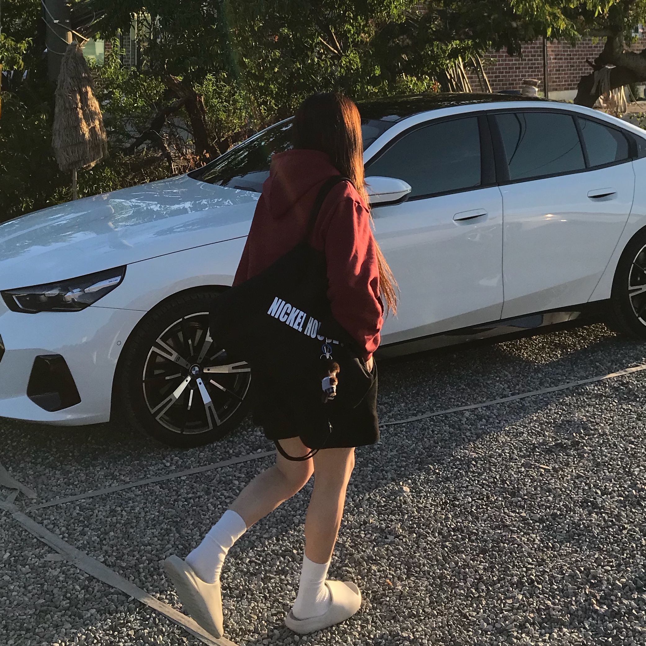 NICKELHOUSE OVERSIZE TOTE BAG, Adidas Yeezy Slide Bone 착용 스타일 - 2