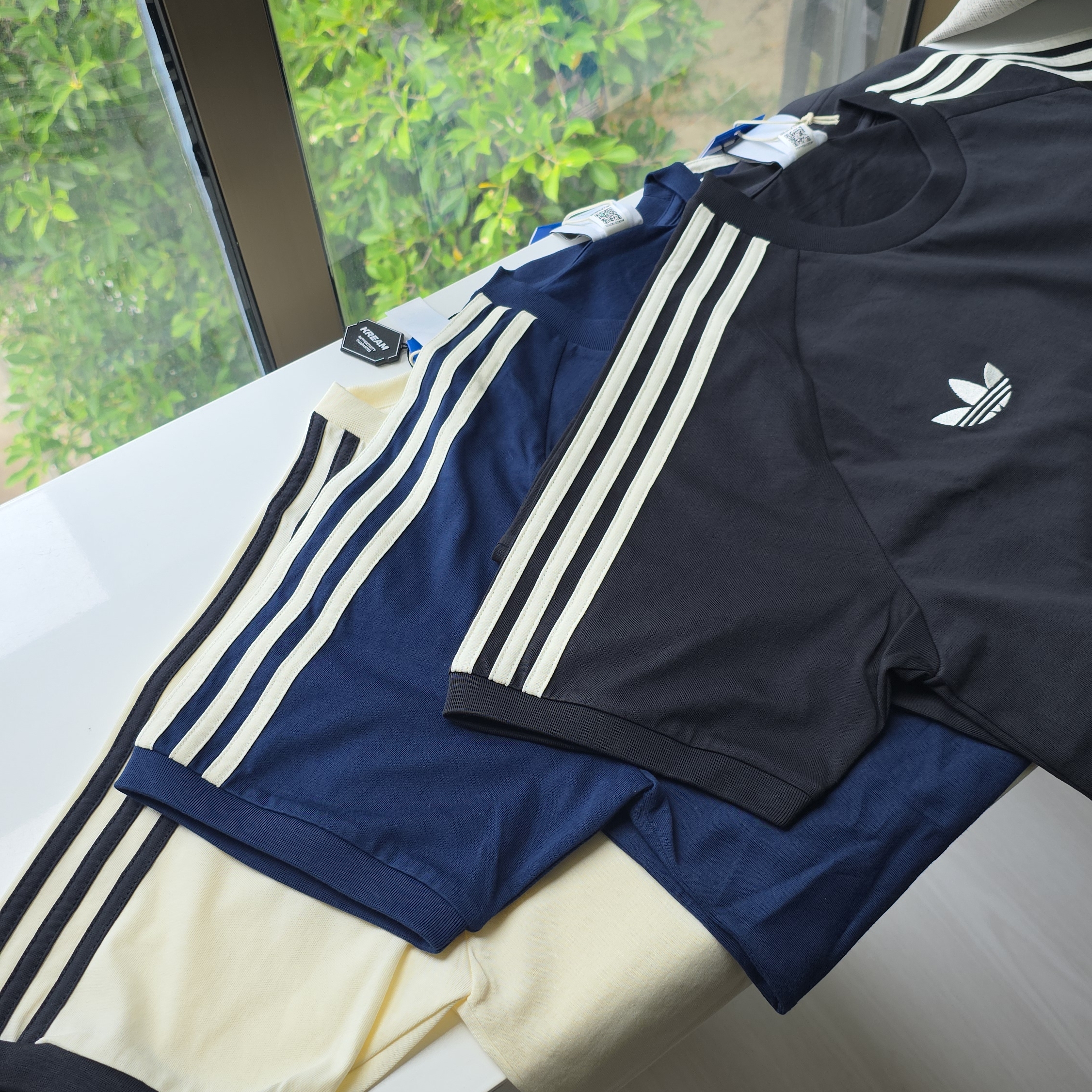 Adidas x Oasis Tour 3-Stripes T-Shirt Night Indigo Cream White - KR Sizing 착용 스타일 - 4