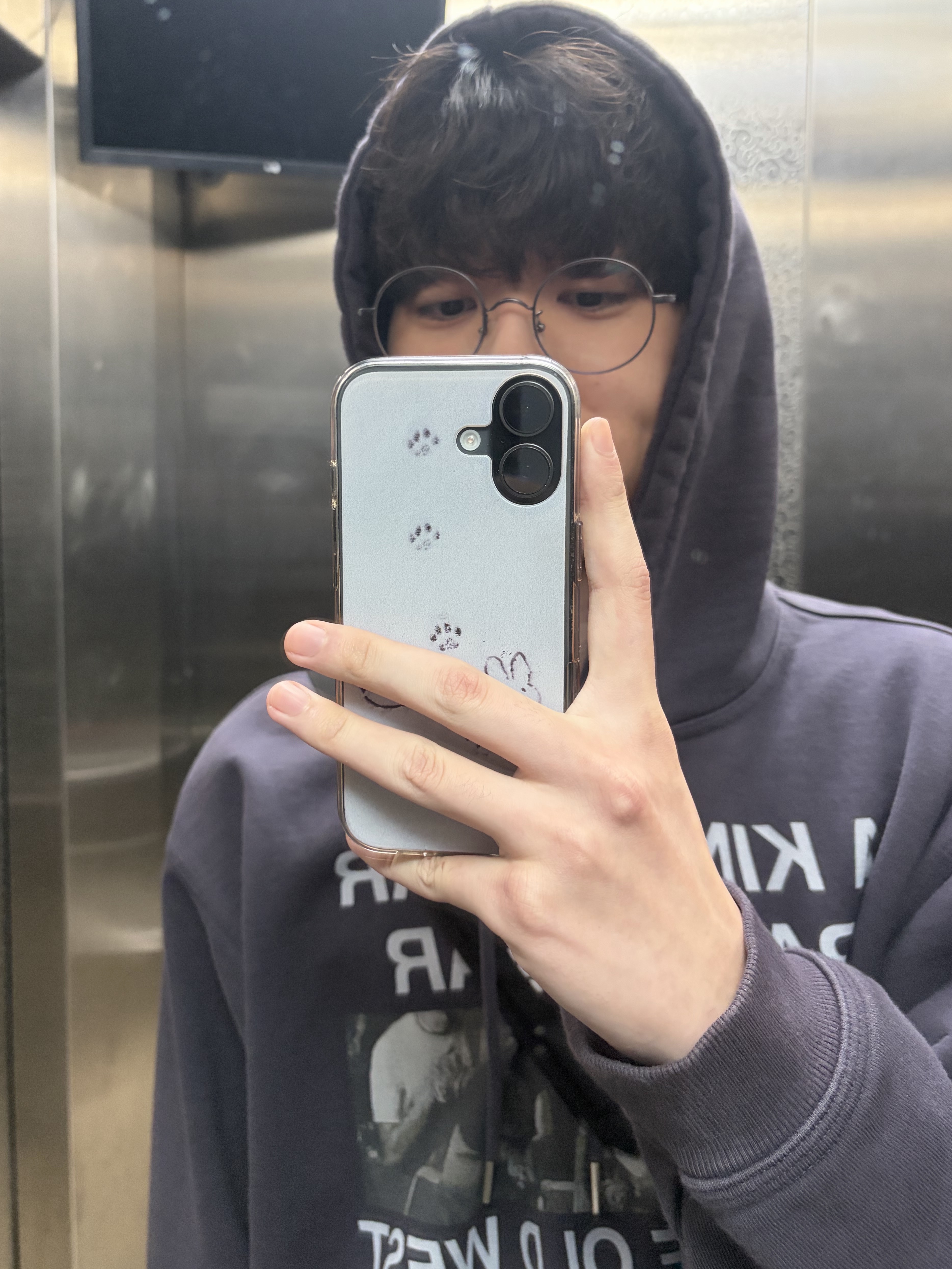 Thevinylhouse Western Saloon Hoodie Purple 착용 스타일
