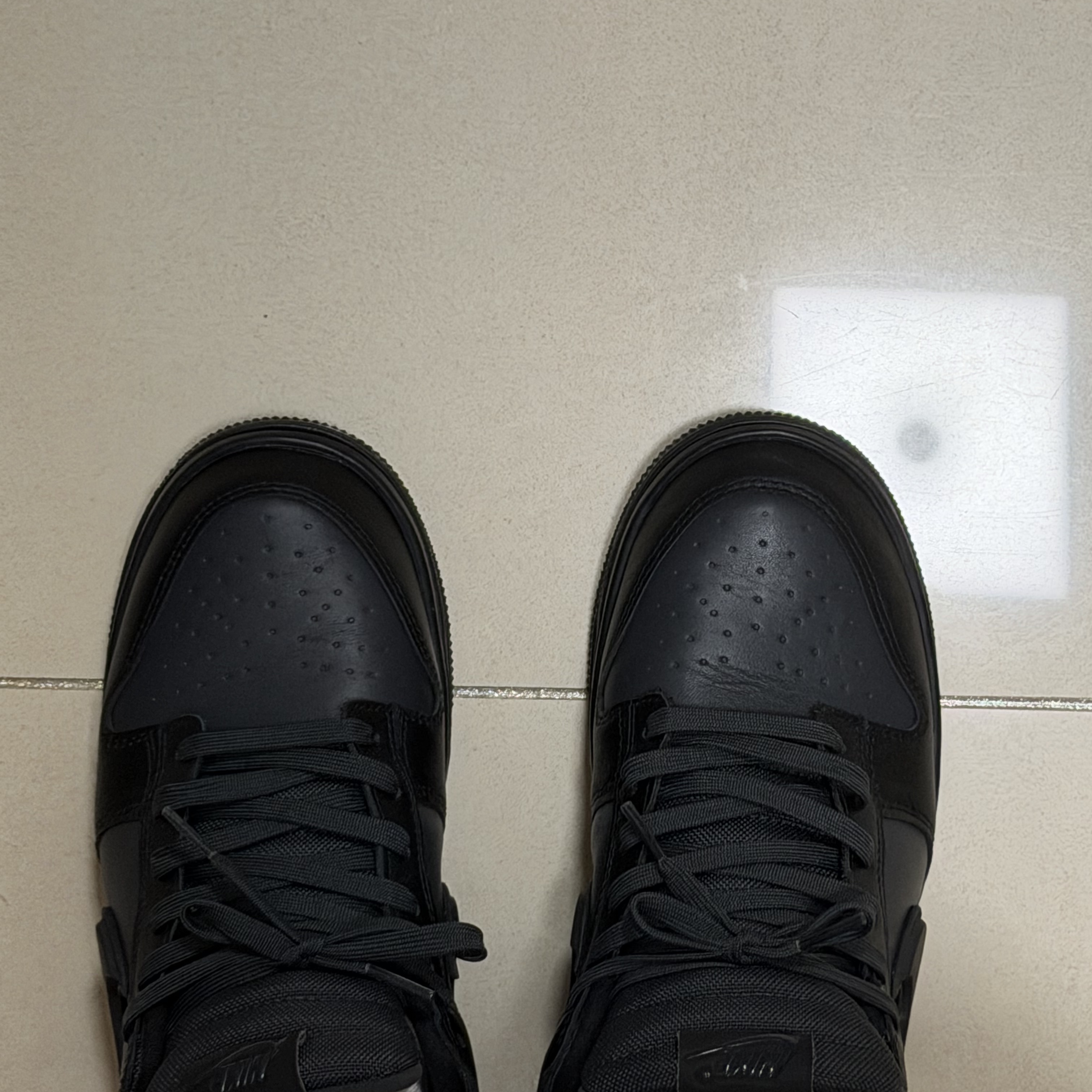 Nike Dunk Low Gore-Tex Black Anthracite 착용 스타일 - 2