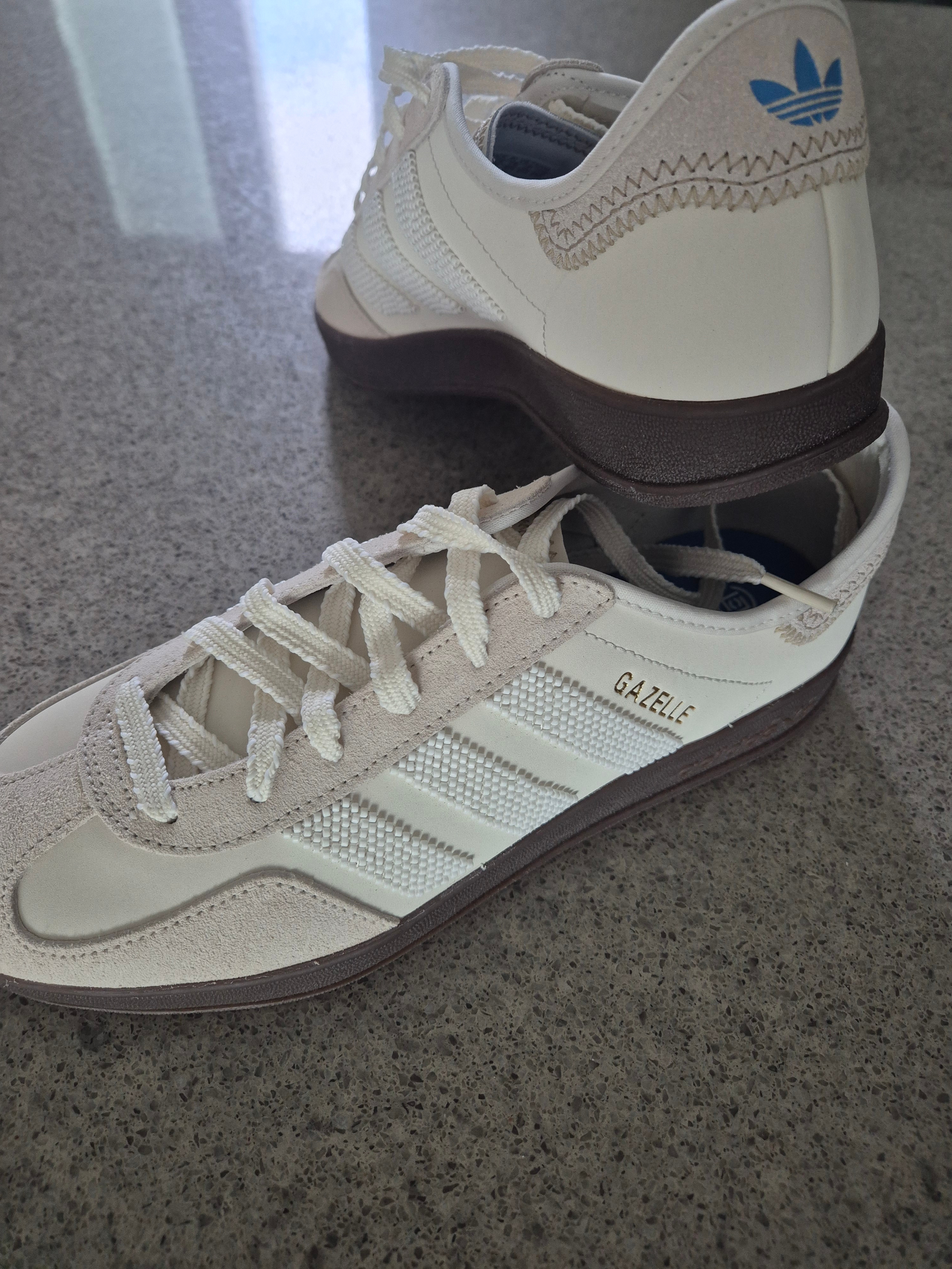 Adidas x Clot Gazelle OG Off White Cloud White 착용 스타일
