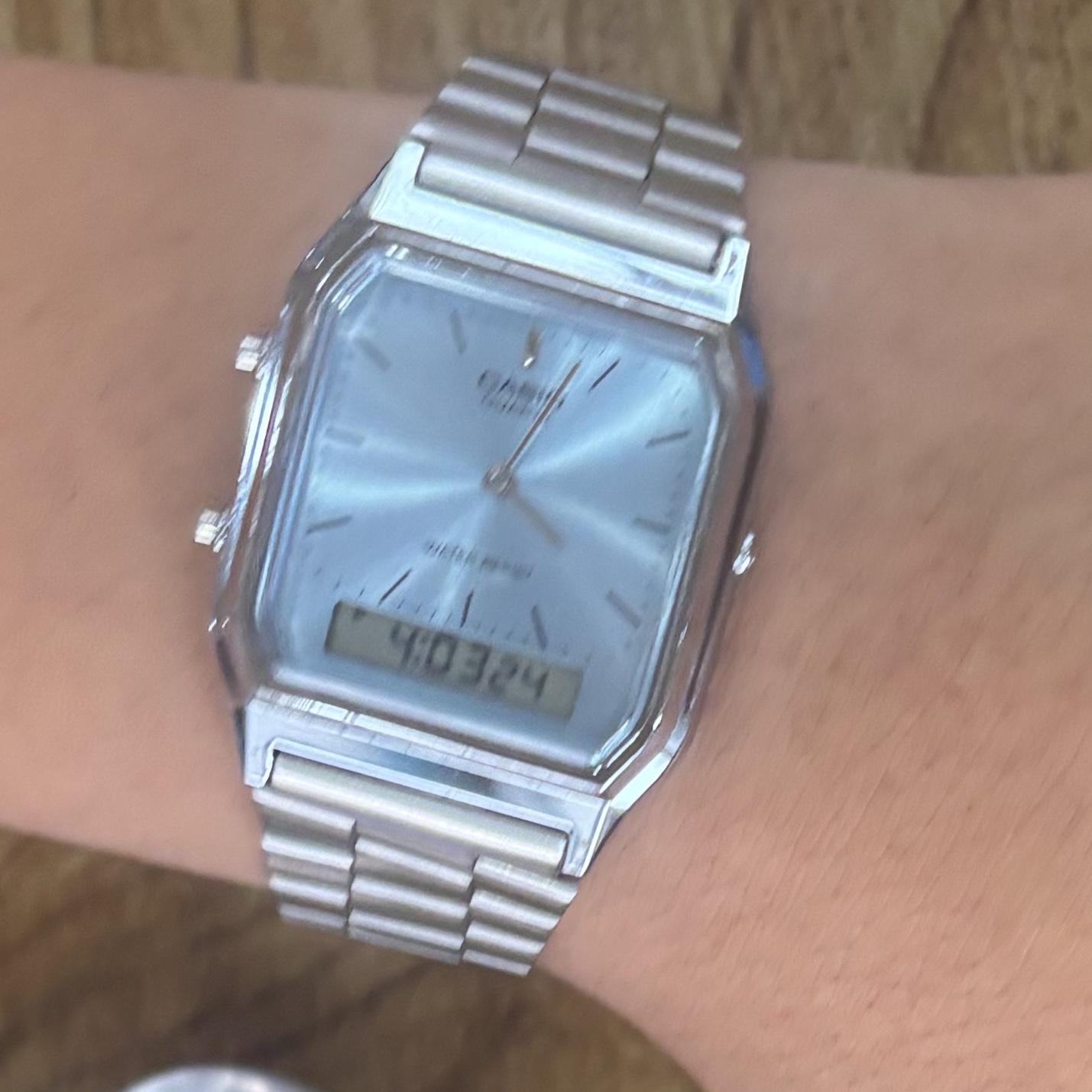 Casio AQ-230A-2A1MQY 착용 스타일