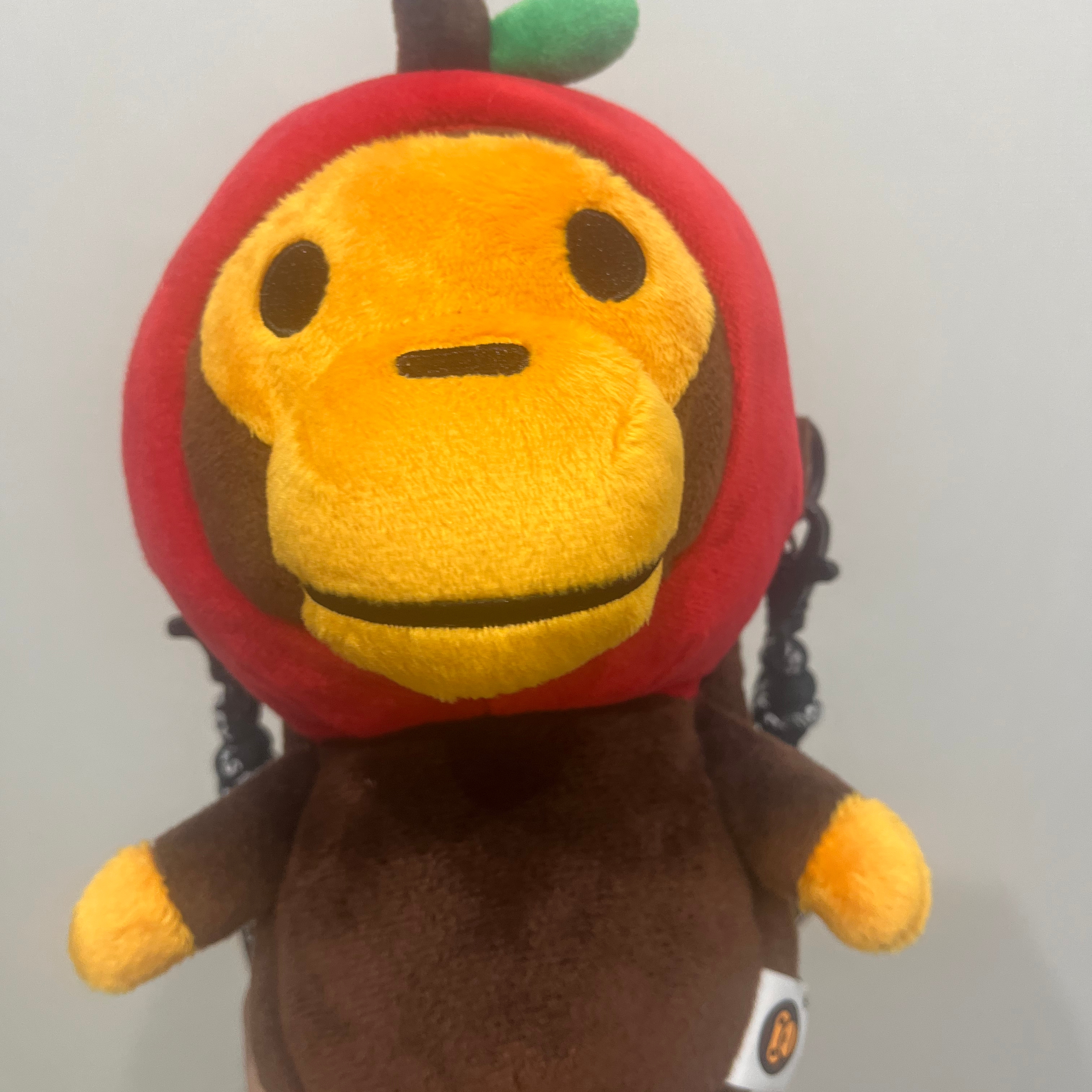 BAPE Baby Milo Plush Mobile Bag Red 착용 스타일
