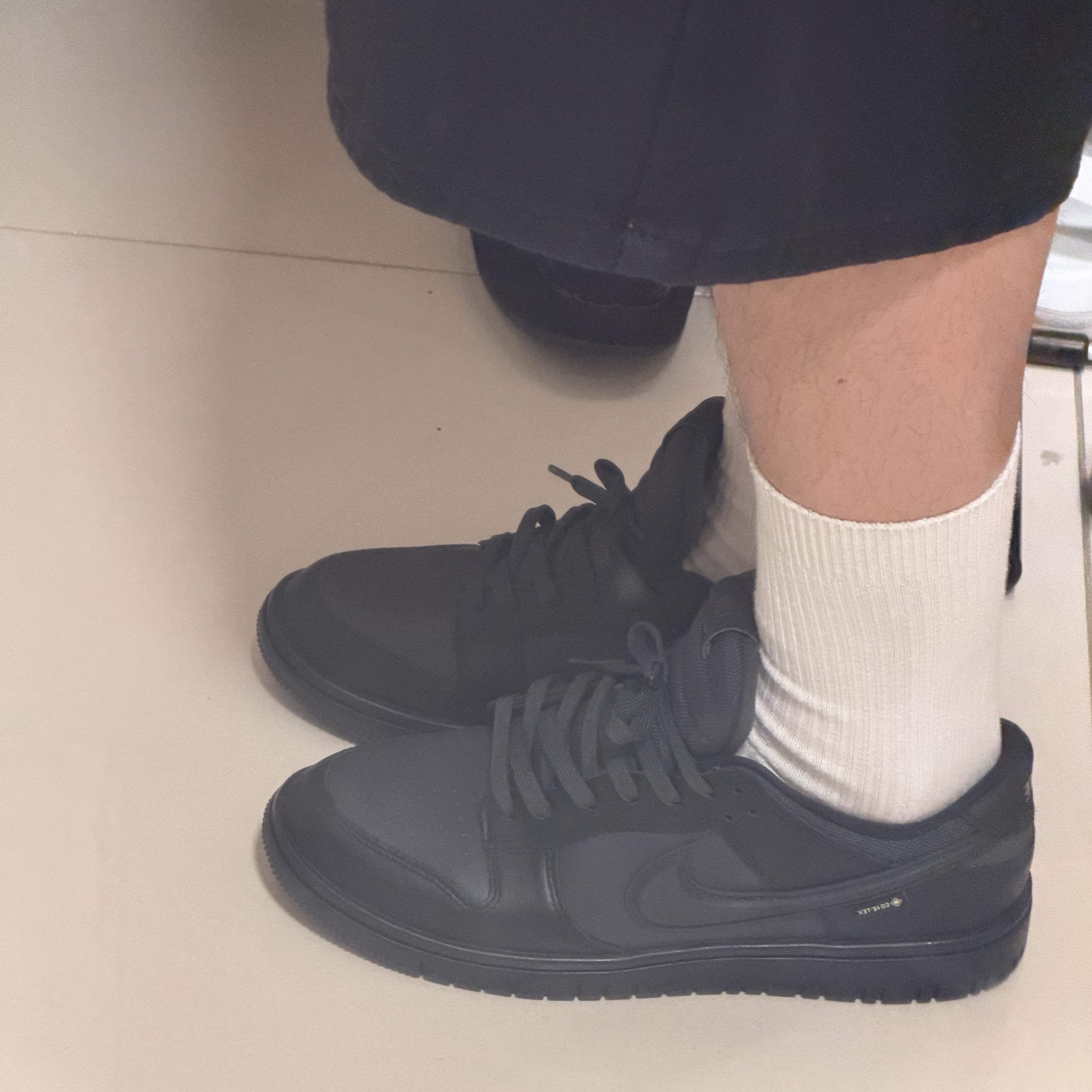 Nike Dunk Low Gore-Tex Black Anthracite 착용 스타일 - 3