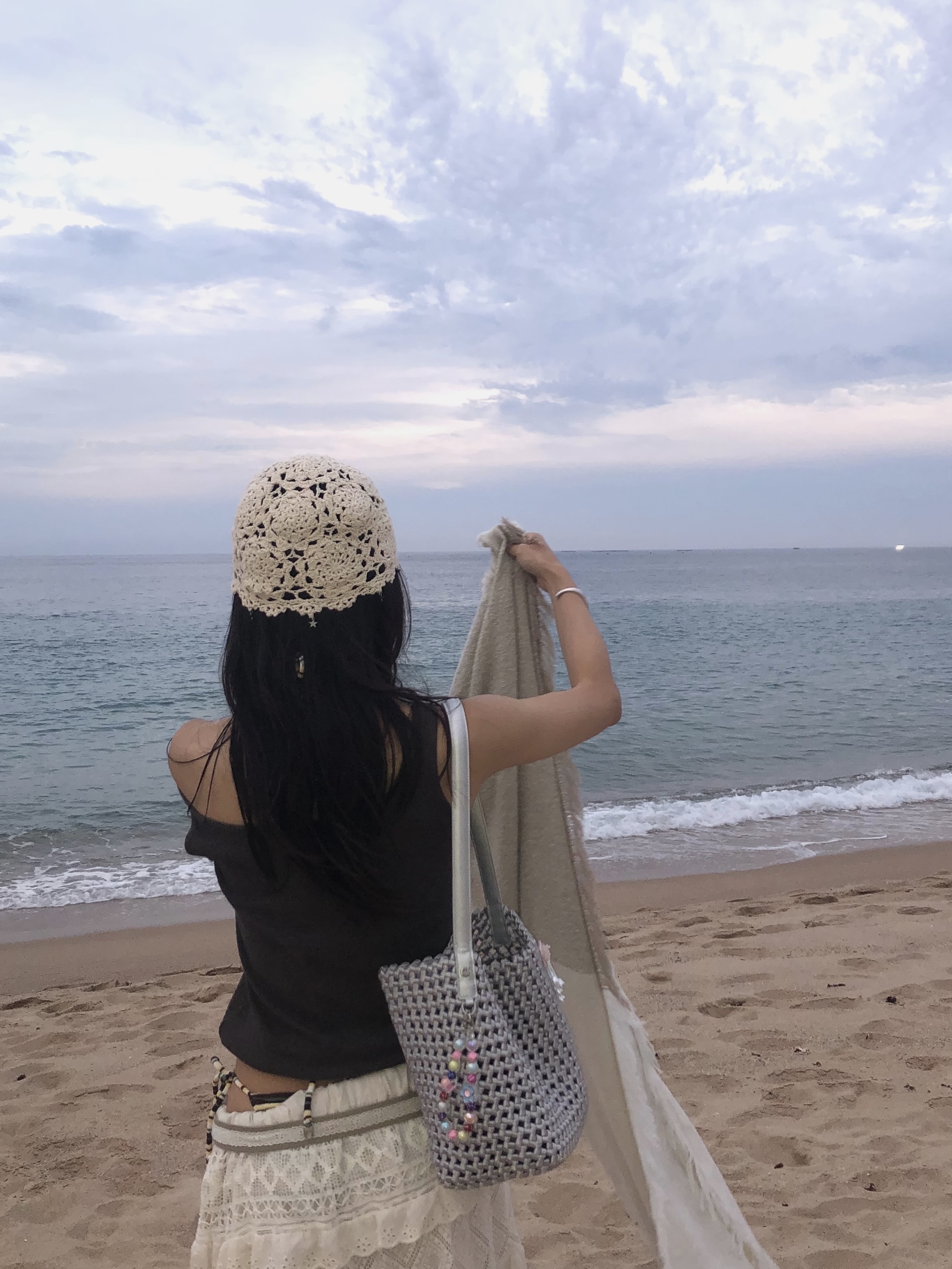 COYSEIO 038 Mini Waffle Relaxed Sleeveless Charcoal 착용 스타일 - 3
