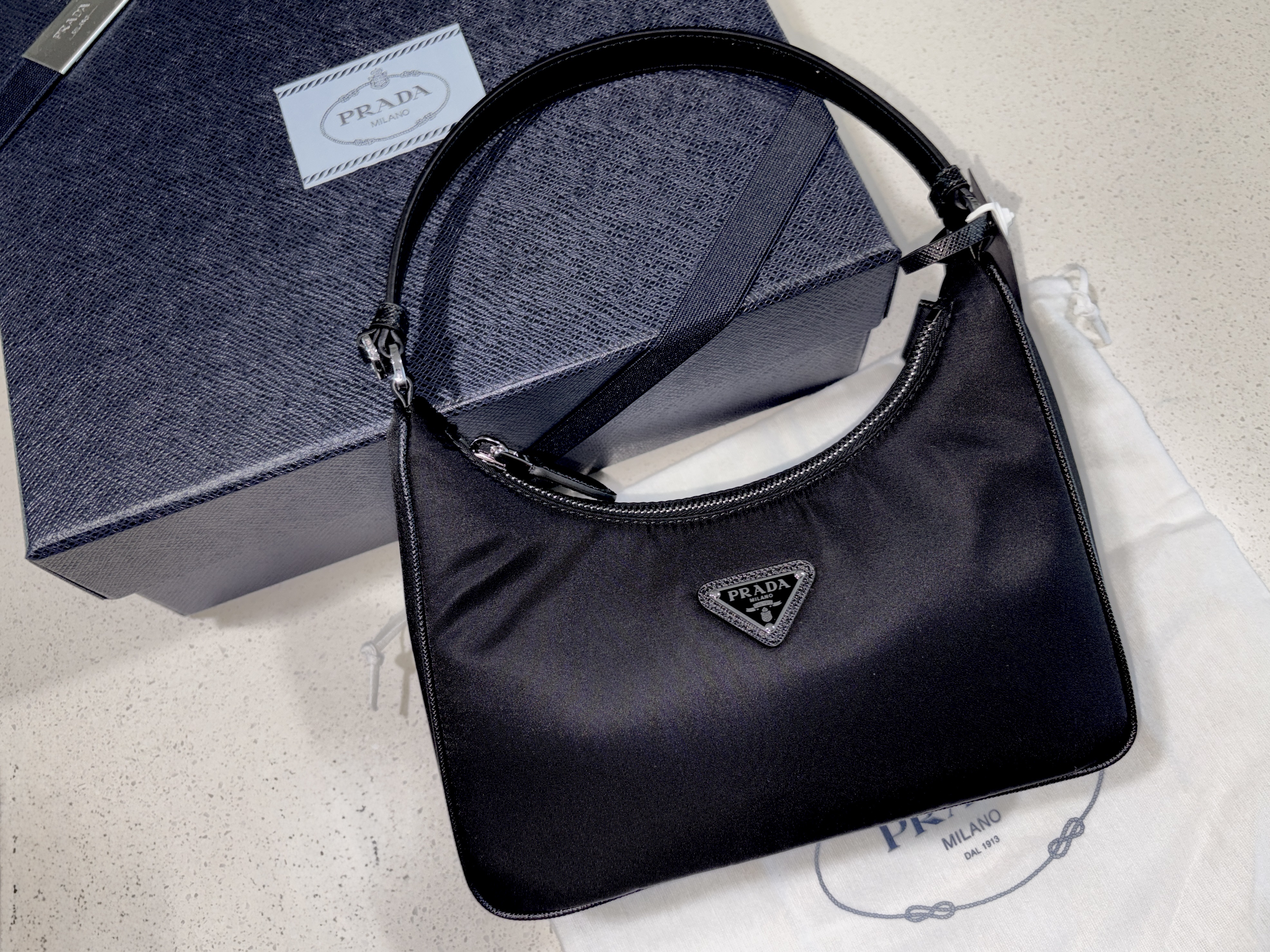 Prada Re-Edition 2005 Re-Nylon and Saffiano Mini Bag Black 착용 스타일