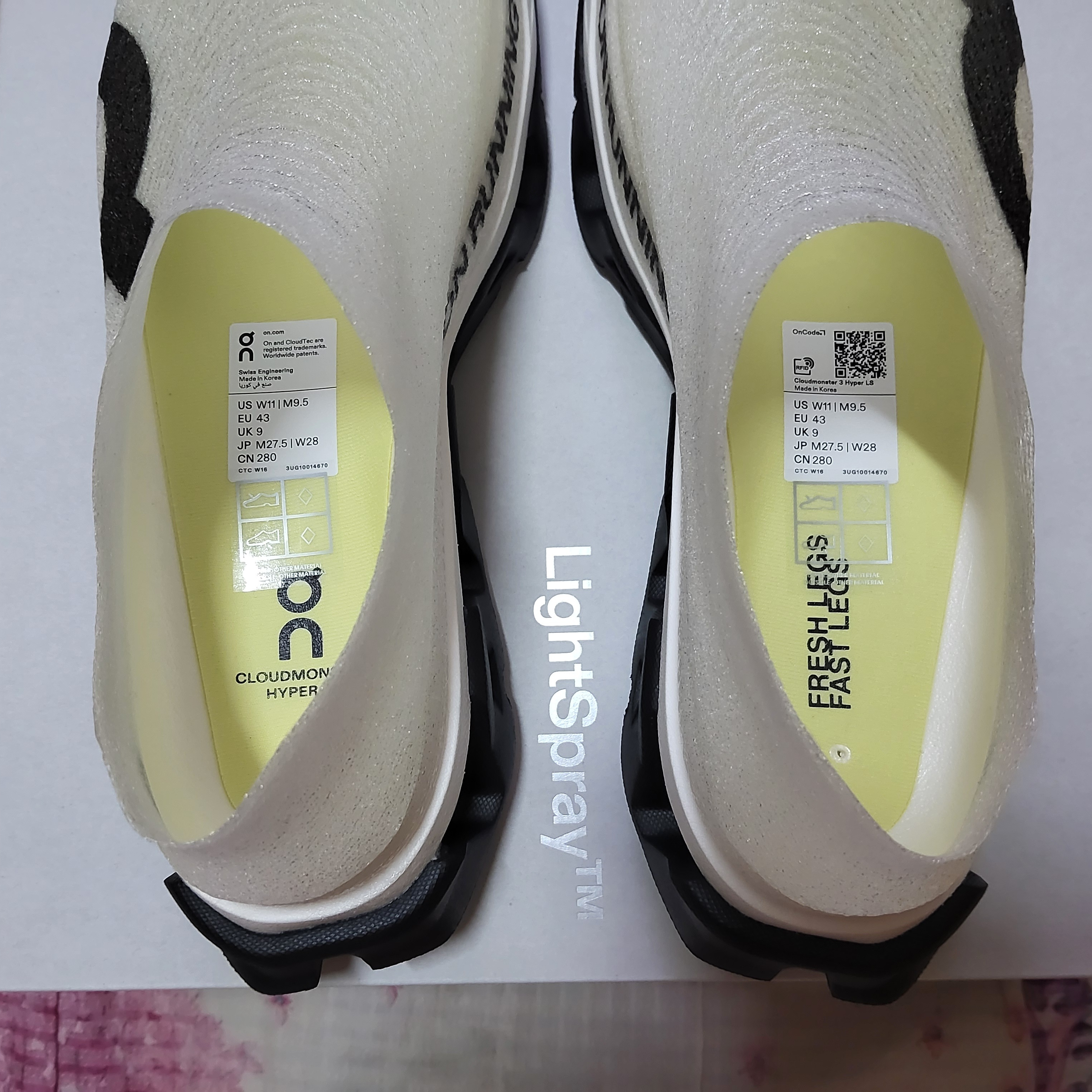 On Running LightSpray Cloudmonster 3 Hyper Black Apollo 착용 스타일 - 8