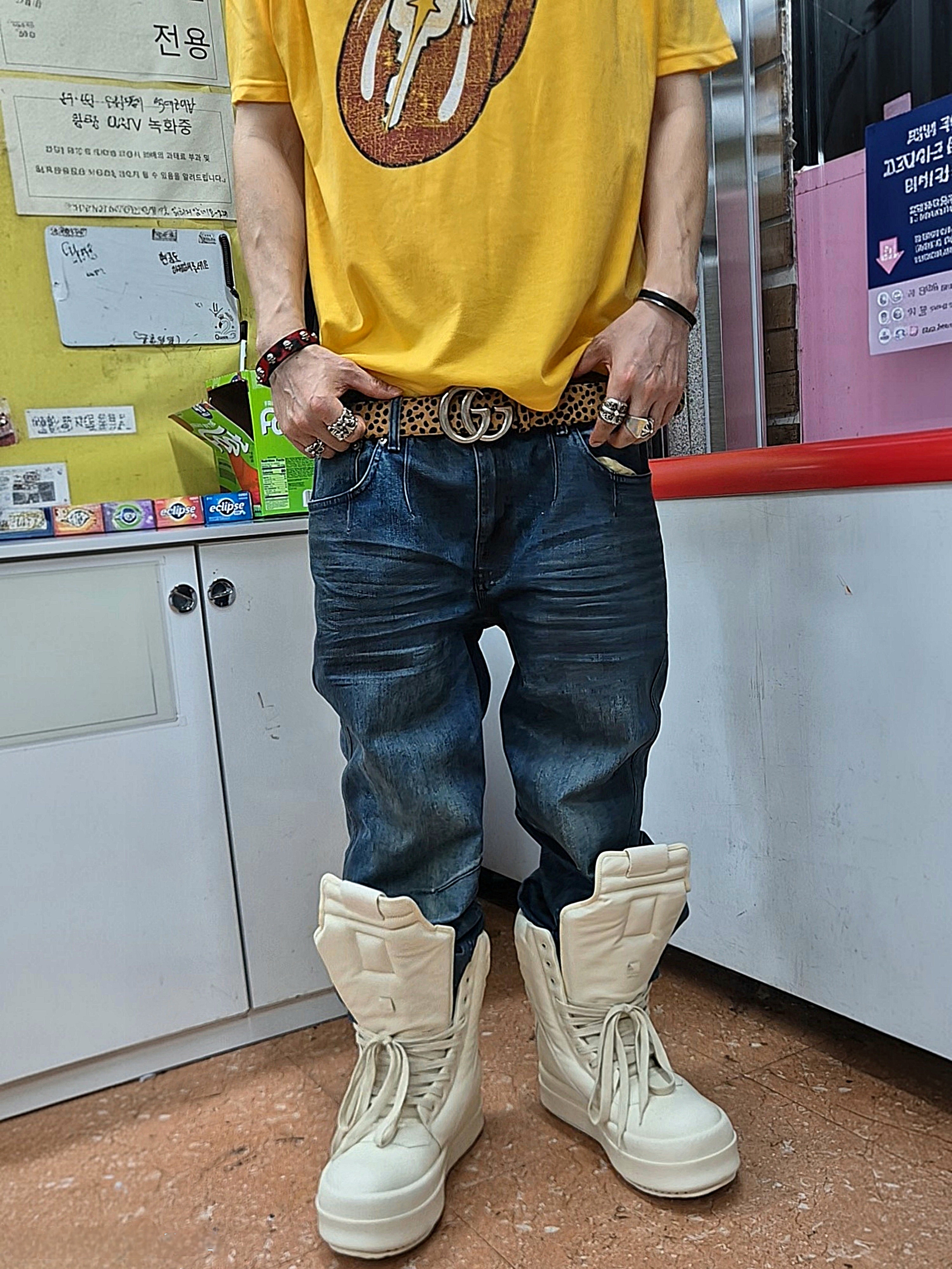 Rick Owens Hollywood Mega Bumper Geobasket in Full Grain Calf Leather Milk, Chrome Hearts Fuck Hollywood Trucker Hat Black 착용 스타일 - 2