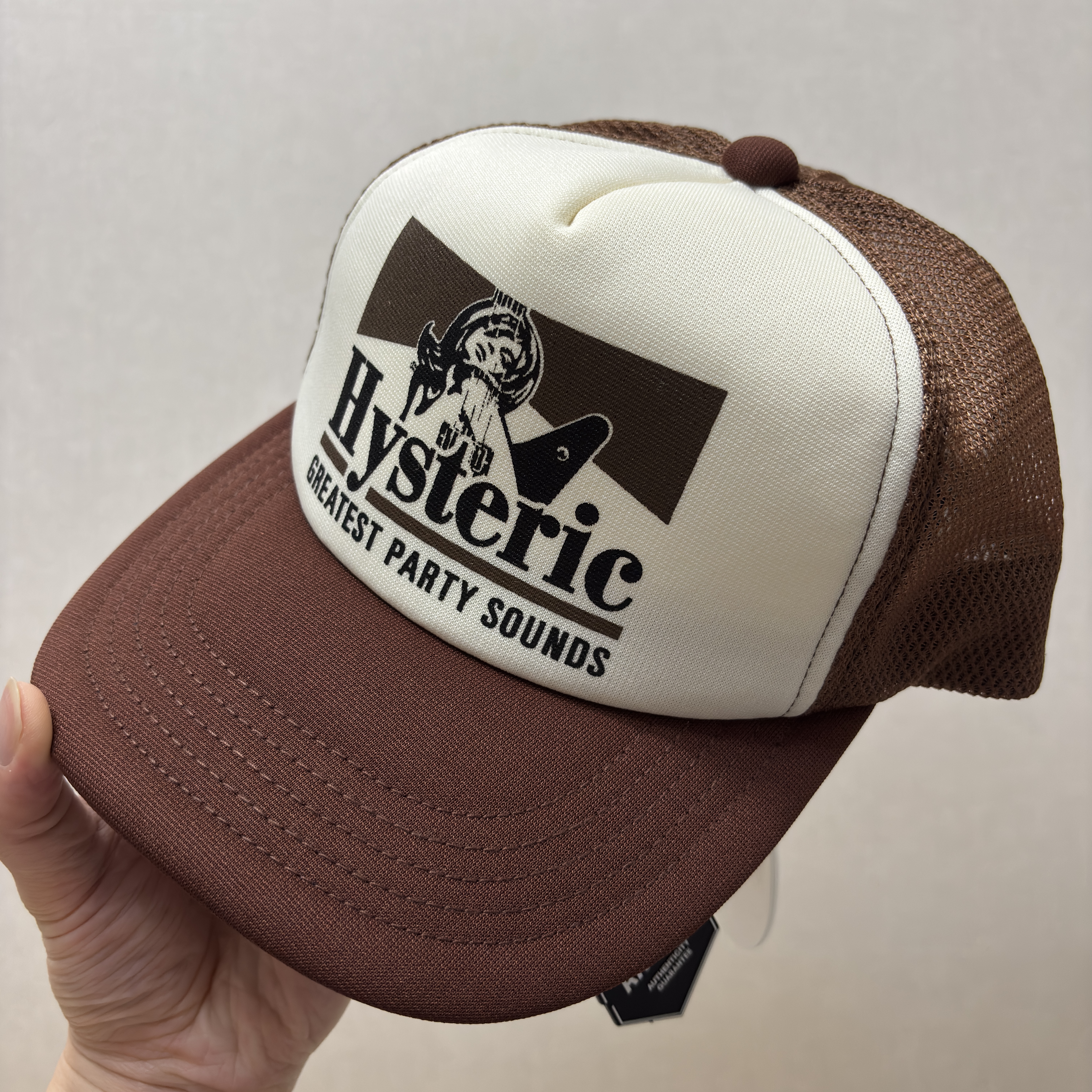 Hysteric Glamour Guitar Girl Mesh Cap Brown 착용 스타일 - 2