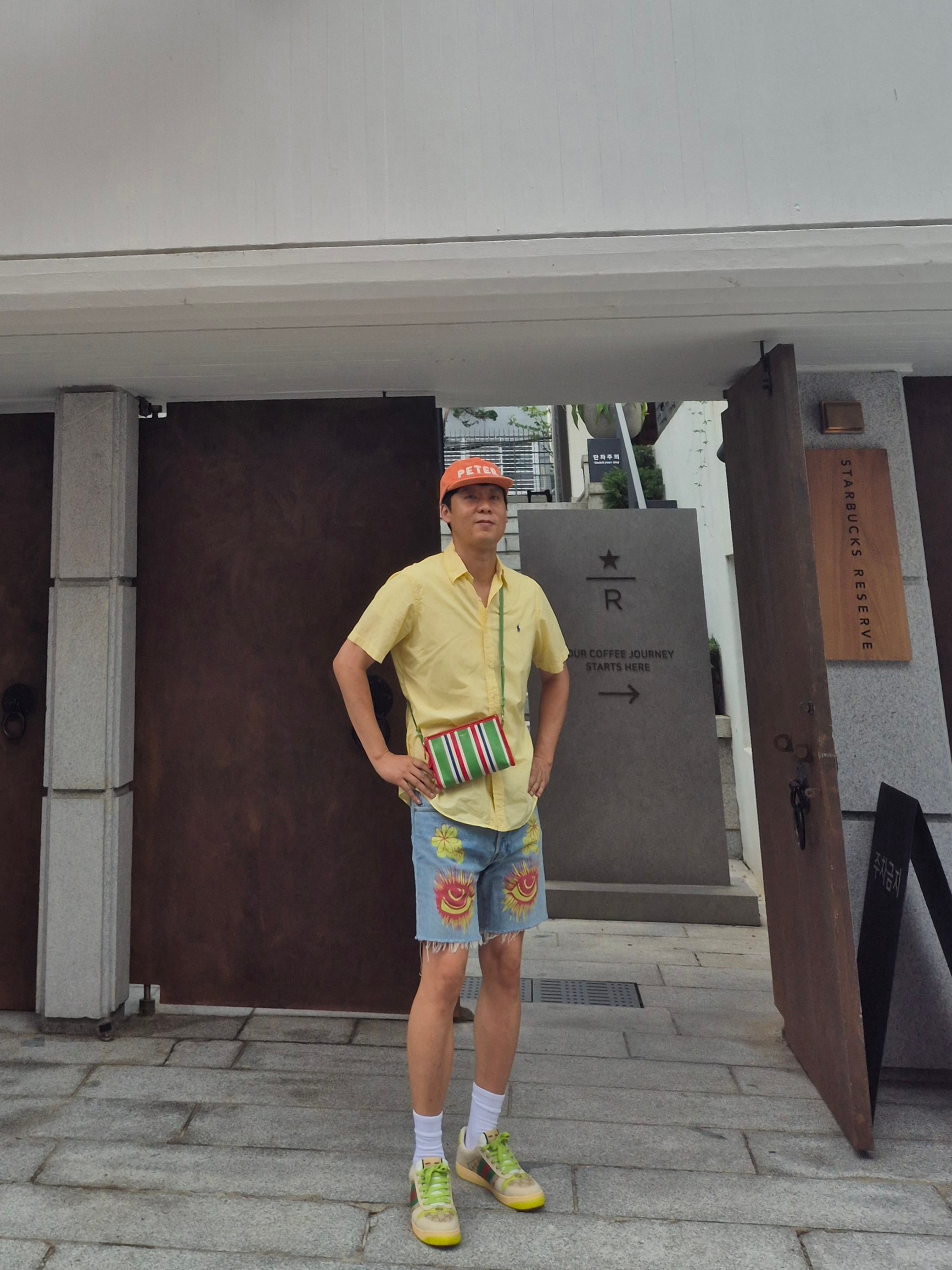 Gucci Screener Sneakers Beige Dark Brown, My Name is Peter 5-Panel Peter Cap Orange 착용 스타일 - 1